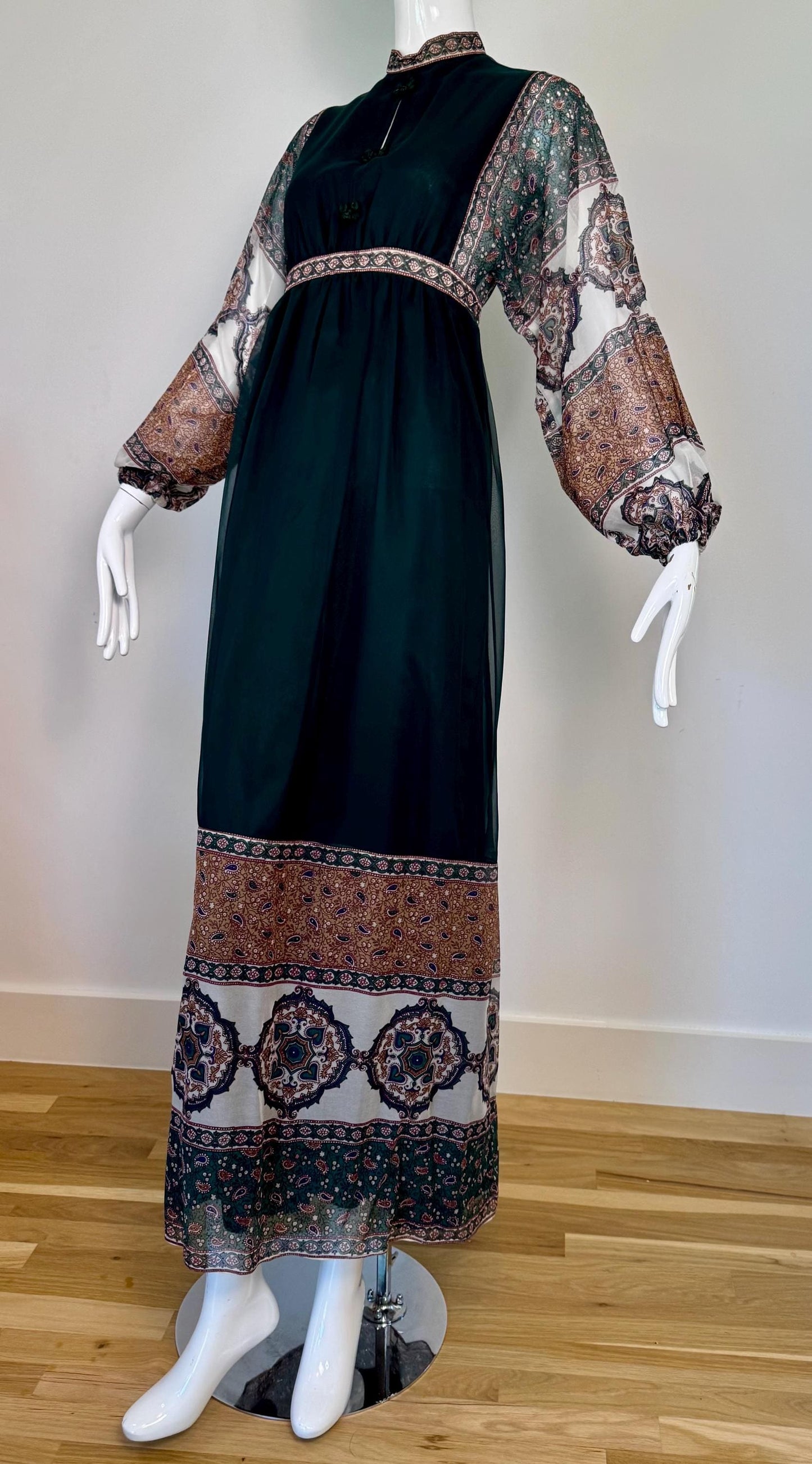 70s AJ Bari Paisley Print Chiffon Maxi Dress Petite