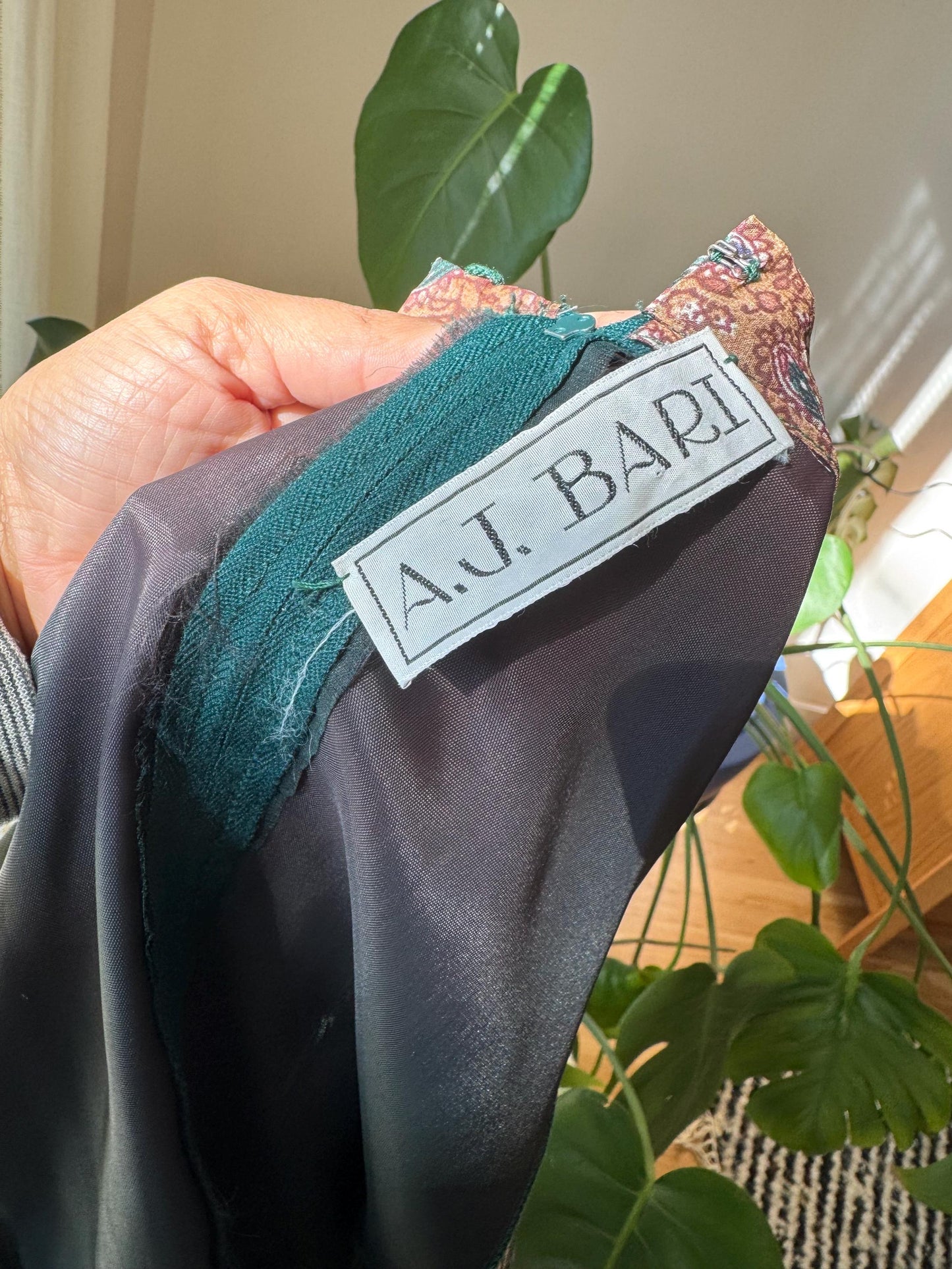 70s AJ Bari Paisley Print Chiffon Maxi Dress Petite