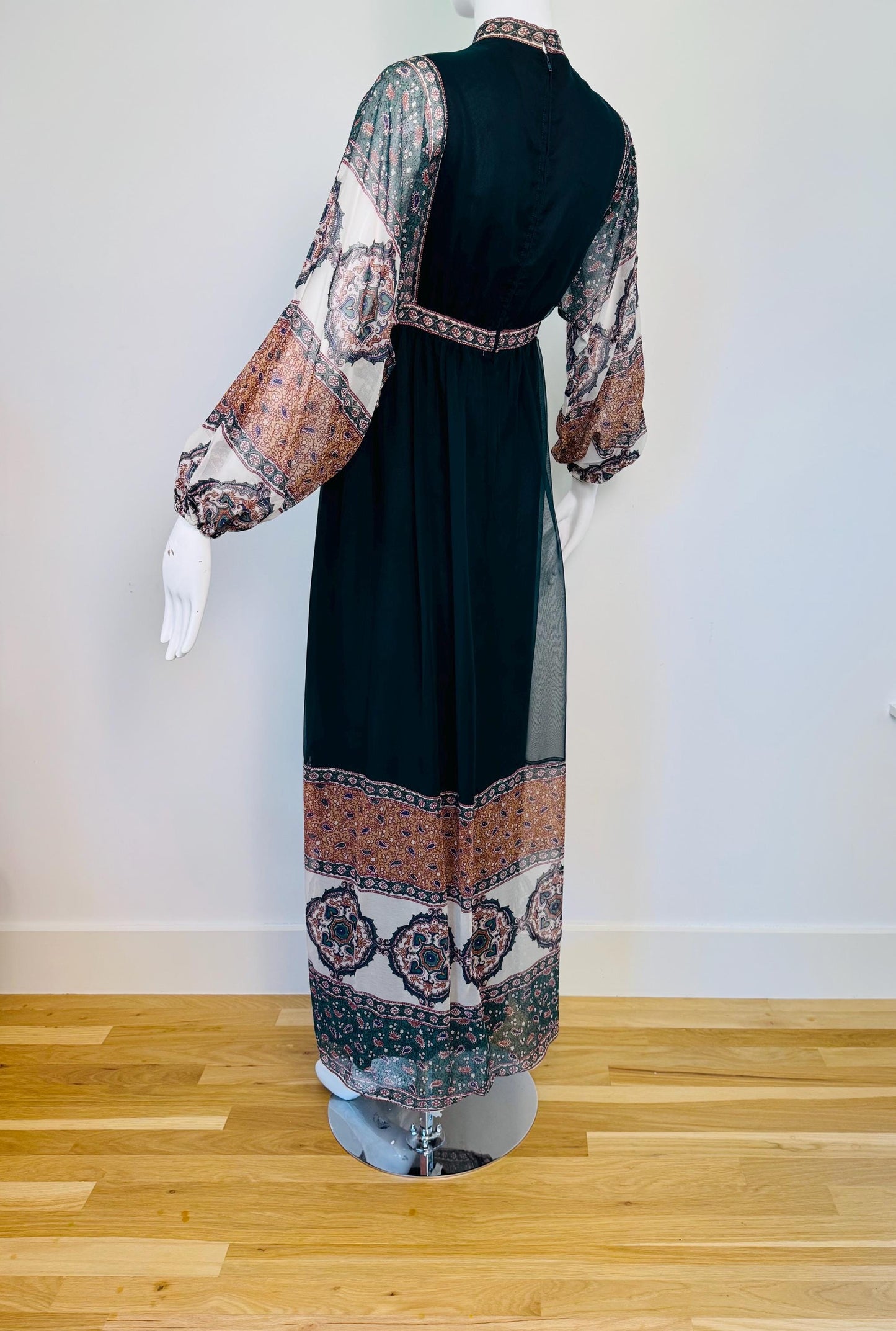 70s AJ Bari Paisley Print Chiffon Maxi Dress Petite