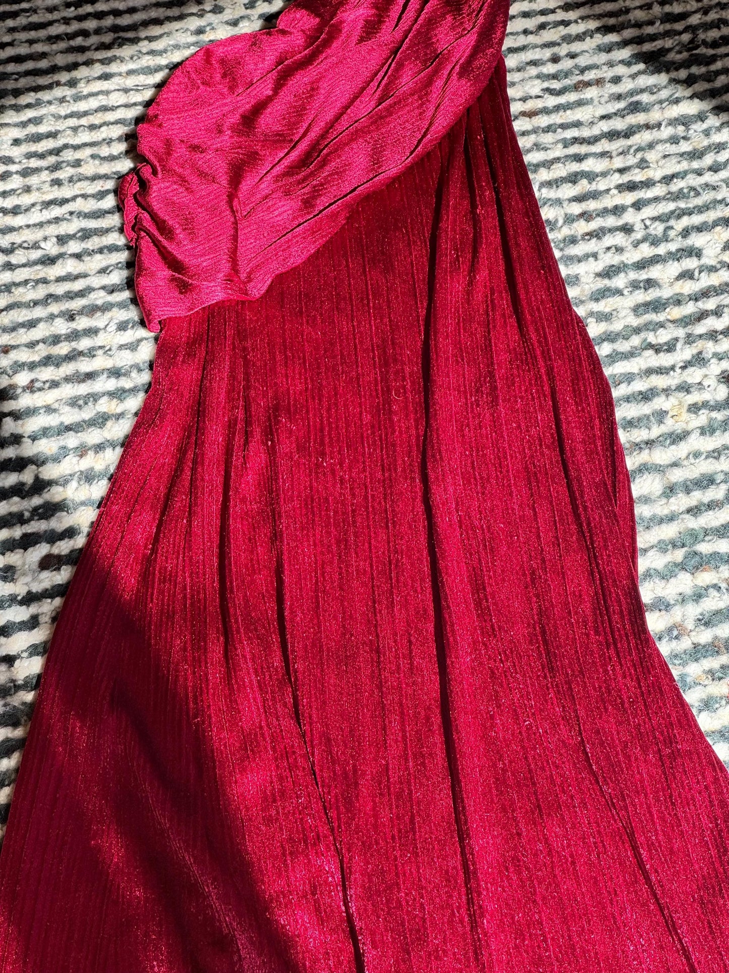 Mary McFadden Collection I Velvelteen Plisse One Shoulder Gown