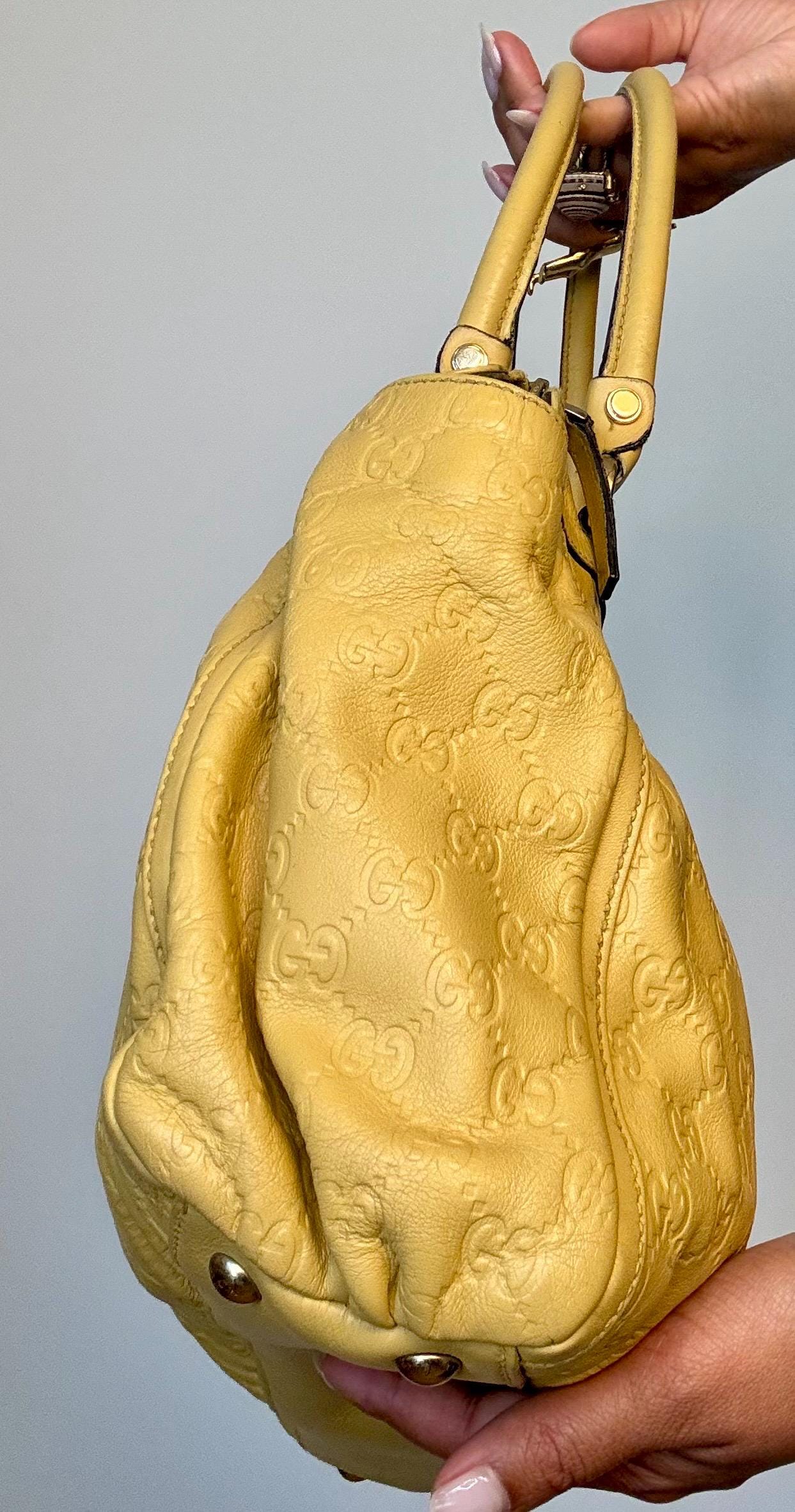 Vintage Y2K Gucci Guccissima Logo Embossed Leather Hand Bag.