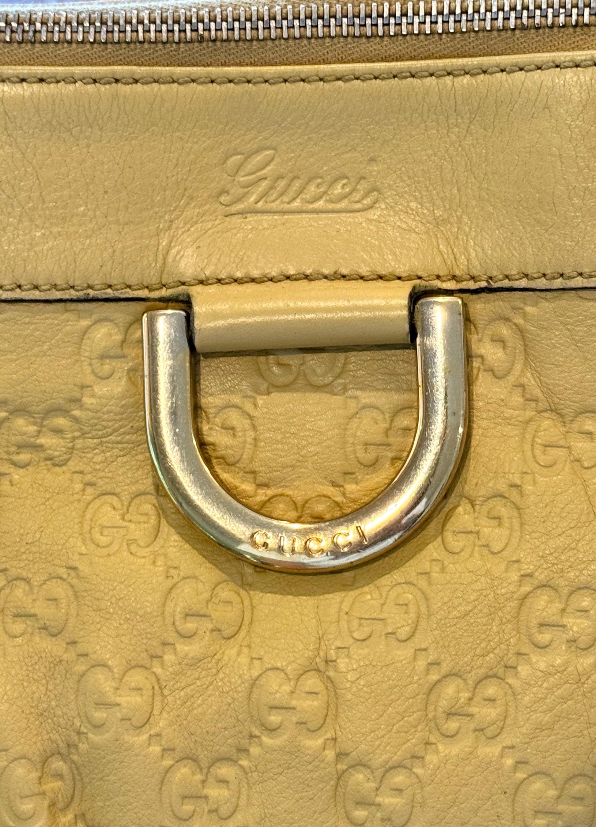 Vintage Y2K Gucci Guccissima Logo Embossed Leather Hand Bag.