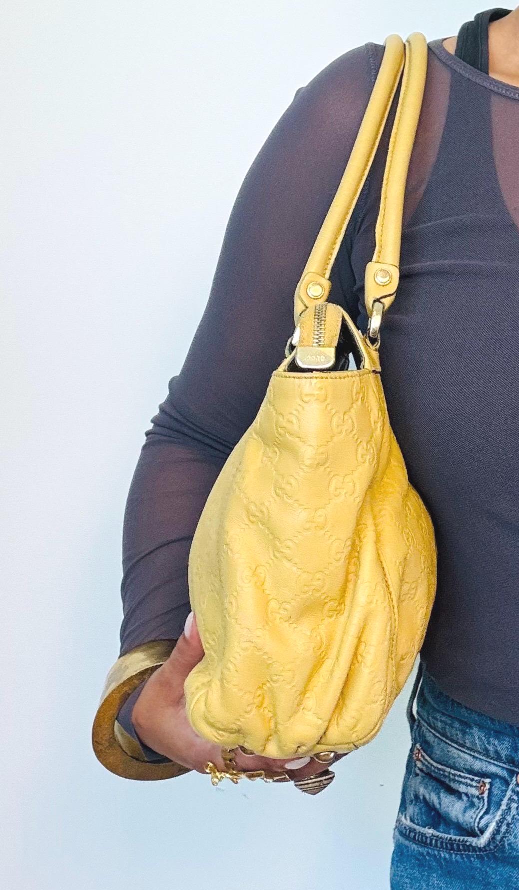 Vintage Y2K Gucci Guccissima Logo Embossed Leather Hand Bag.