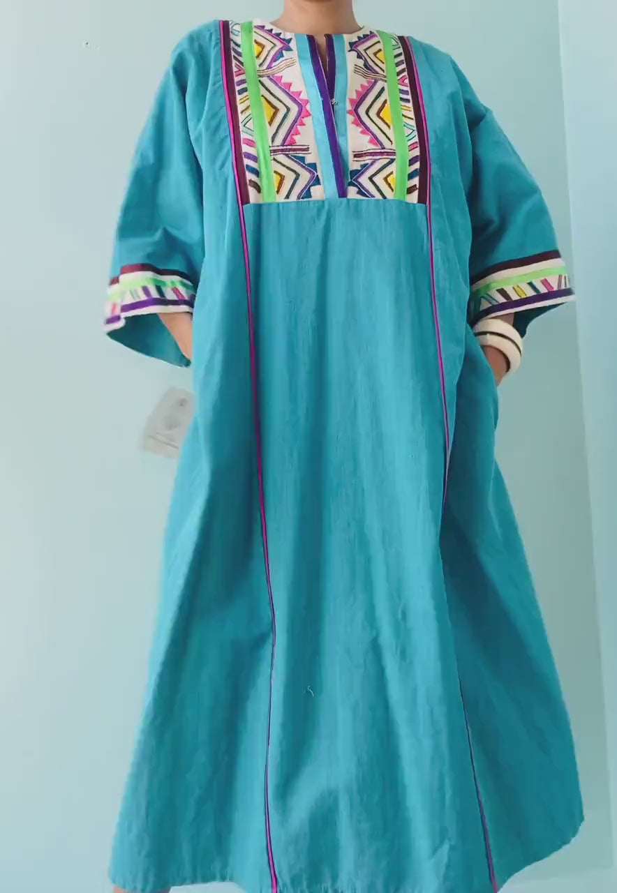 60s Diseno Delfis Mexican Embroidered Calf Length Kaftan