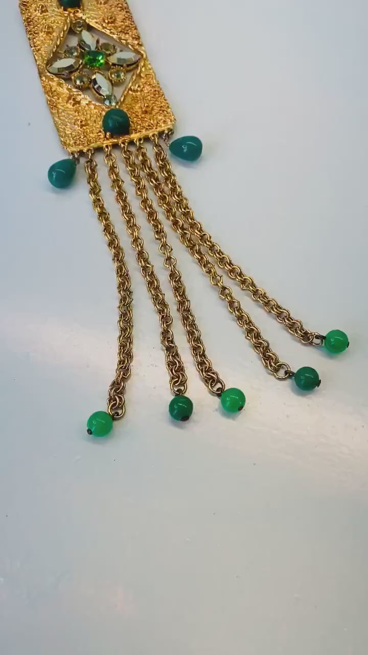 VENDOME Antique Massive Pendant Faux Jade Necklace