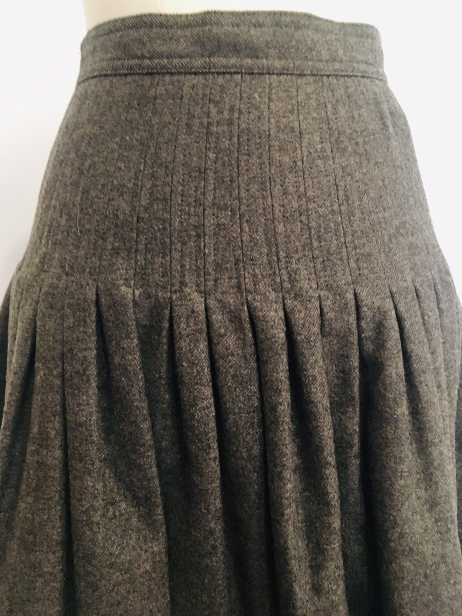 Vintage Valentino Fit and Flare Pleated Front Button Over The Knee Skirt