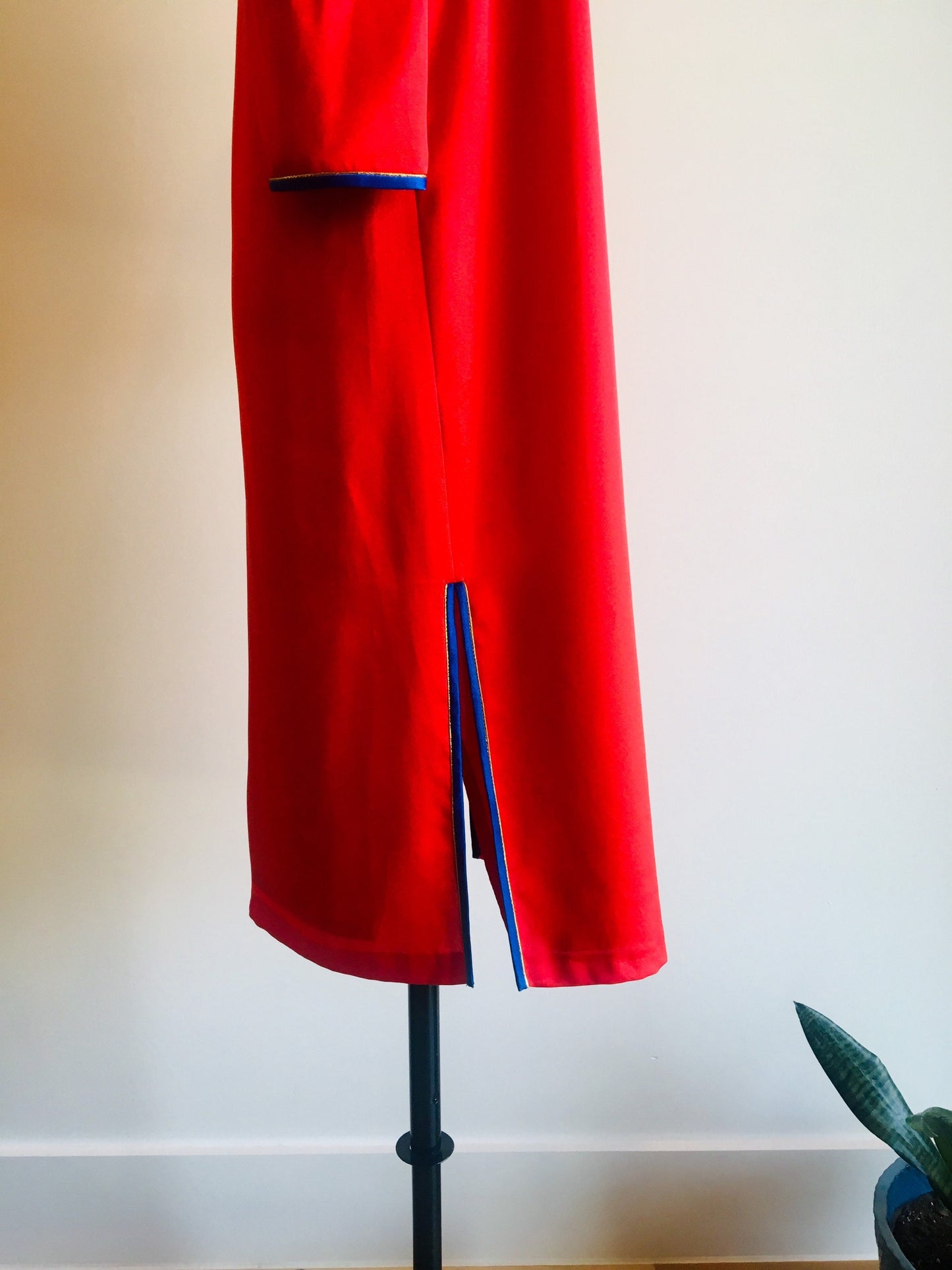 60s Mod Red Satin Hand Painted Mandarin Collar Double Side Slits Puffy Sleeves Application Asian Tunic Dress