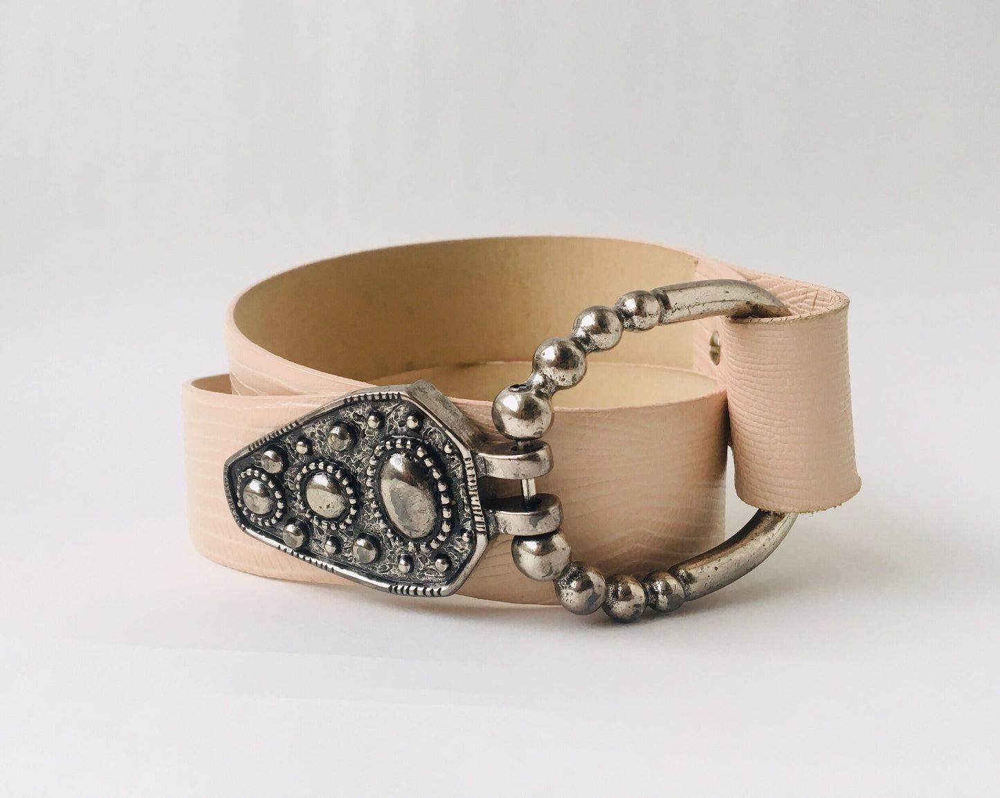 90s Blush Pink Perse Belt/90s Pink Leather Belt / Oversized Silver Buckle/ Vintage Pink Belt