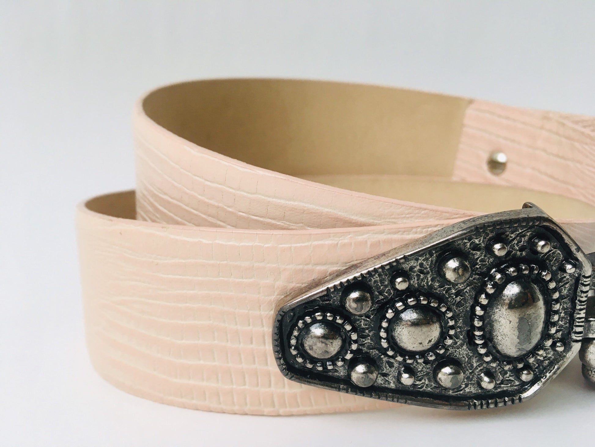 90s Blush Pink Perse Belt/90s Pink Leather Belt / Oversized Silver Buckle/ Vintage Pink Belt