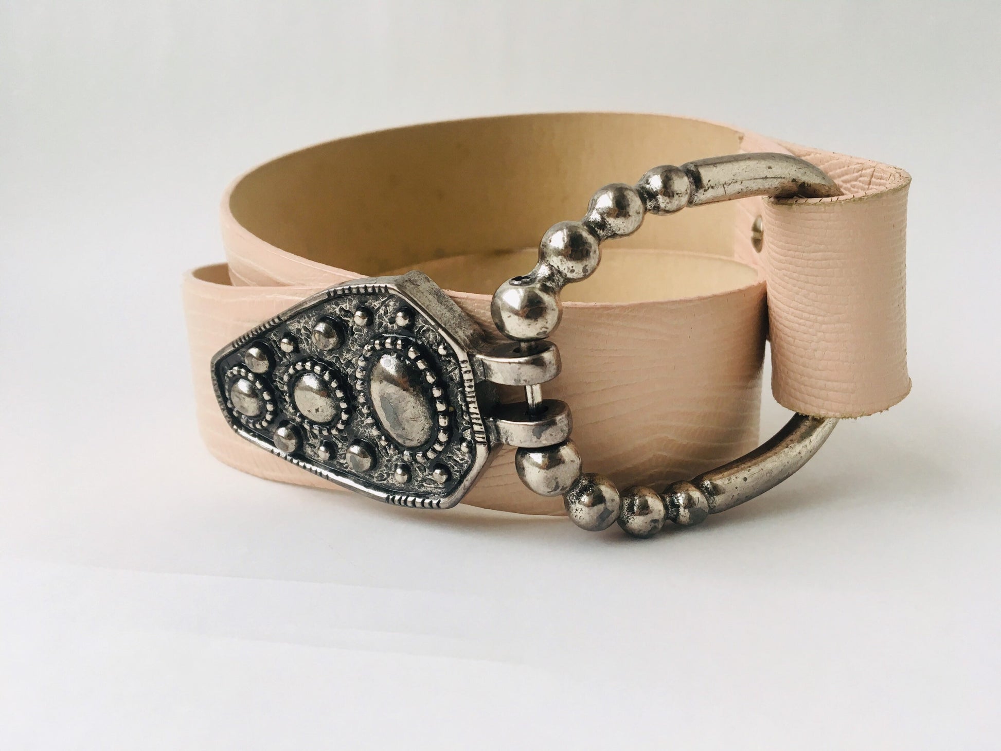 90s Blush Pink Perse Belt/90s Pink Leather Belt / Oversized Silver Buckle/ Vintage Pink Belt