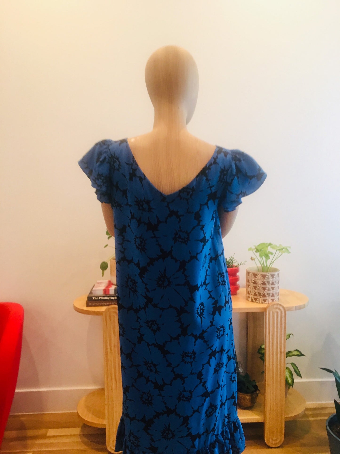 SALE 80s Miss O Oscar de la Renta Blue Floral Silk Ruffled Cap Sleeves Dress