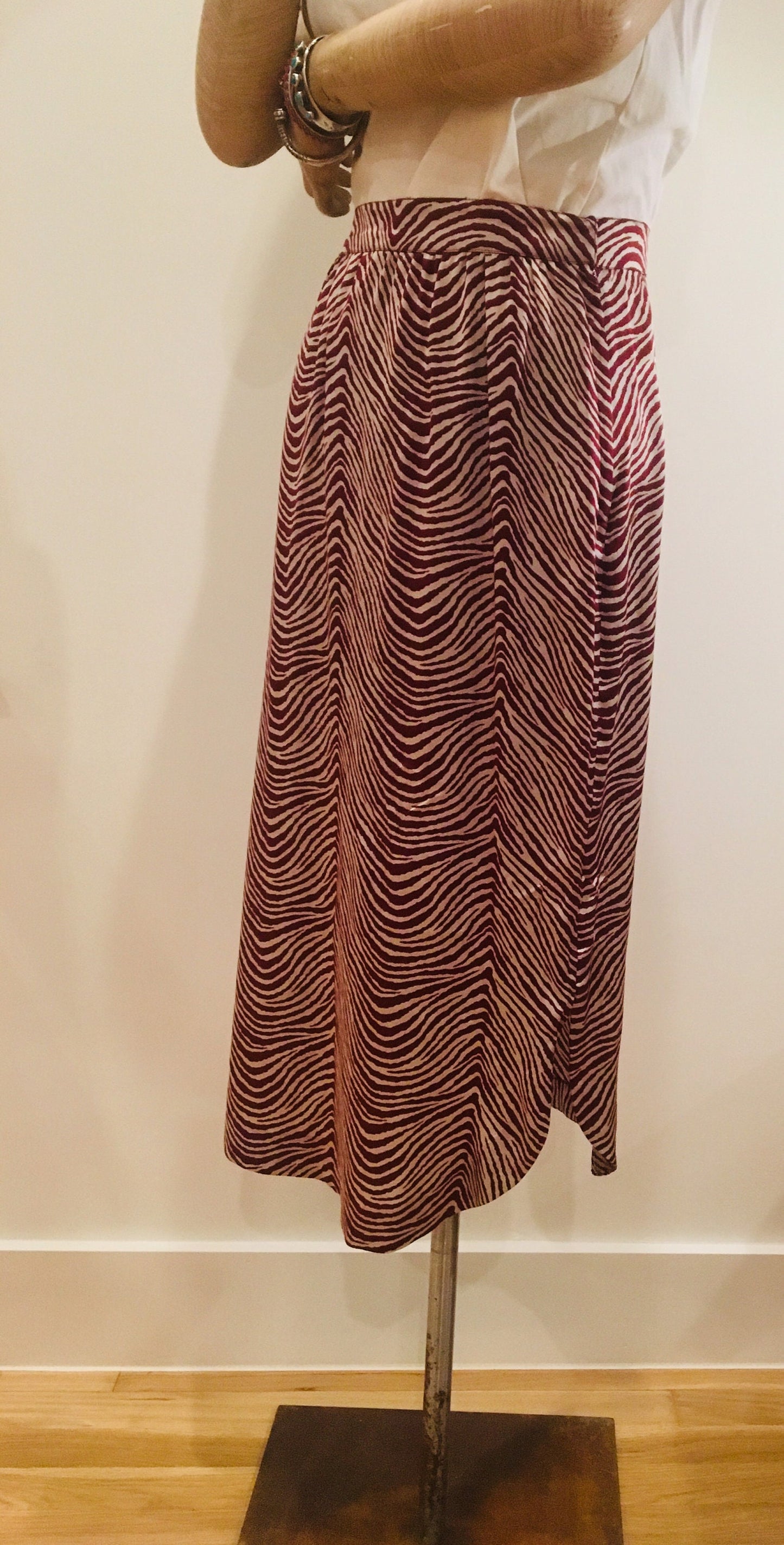 80s Jeannene Booher Silk Animal Print Skirt / DISCO skirt / Silk Midi Designer Skirt / Sexy Silk Skirt 32” waist