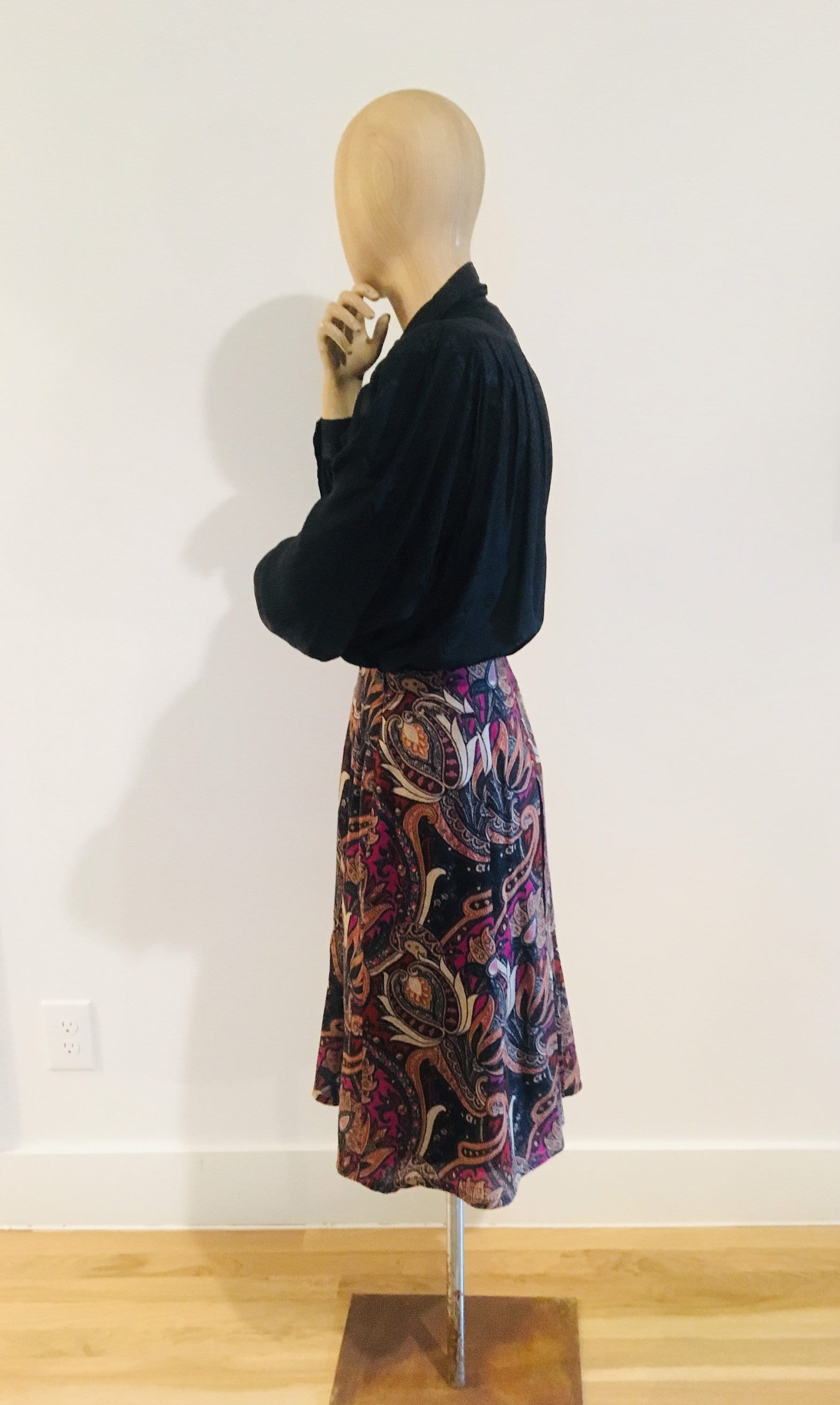 Vintage Wool Paisley Geiger of Austria Midi Half Calf Length Designer Skirt Size 34