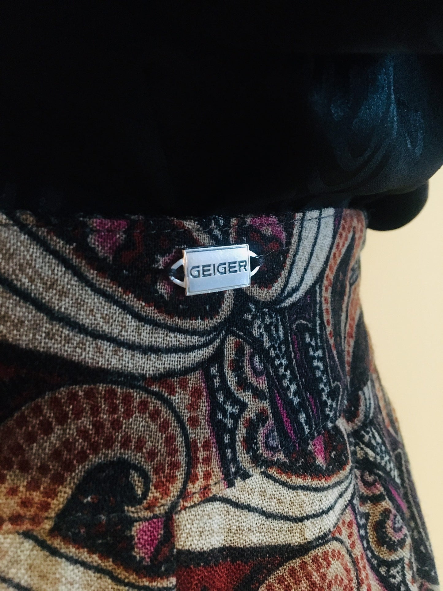 Vintage Wool Paisley Geiger of Austria Midi Half Calf Length Designer Skirt Size 34