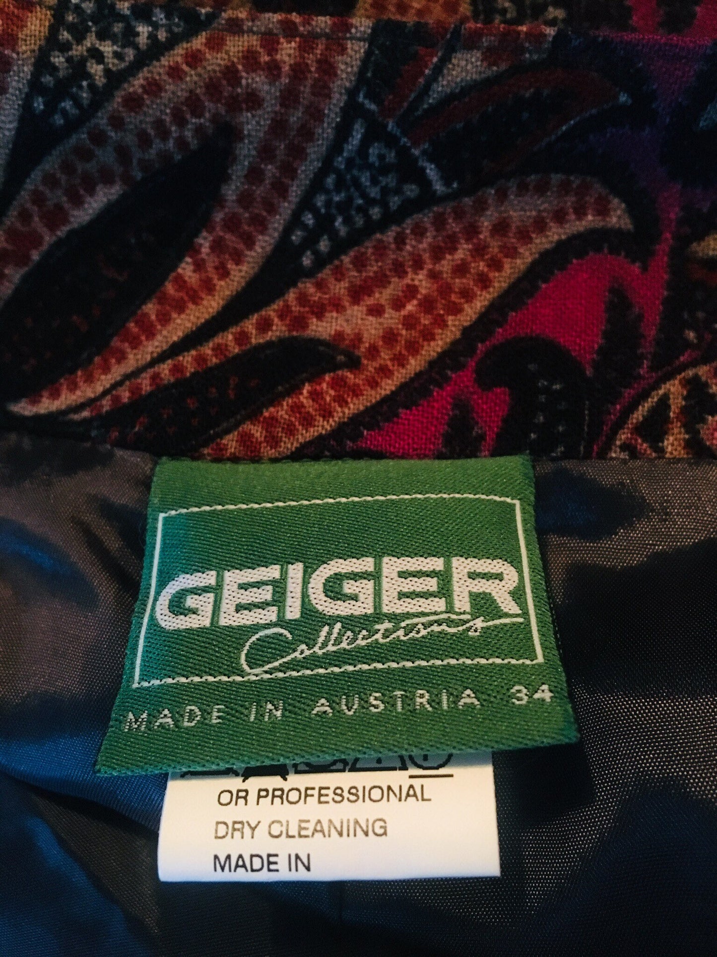 Vintage Wool Paisley Geiger of Austria Midi Half Calf Length Designer Skirt Size 34