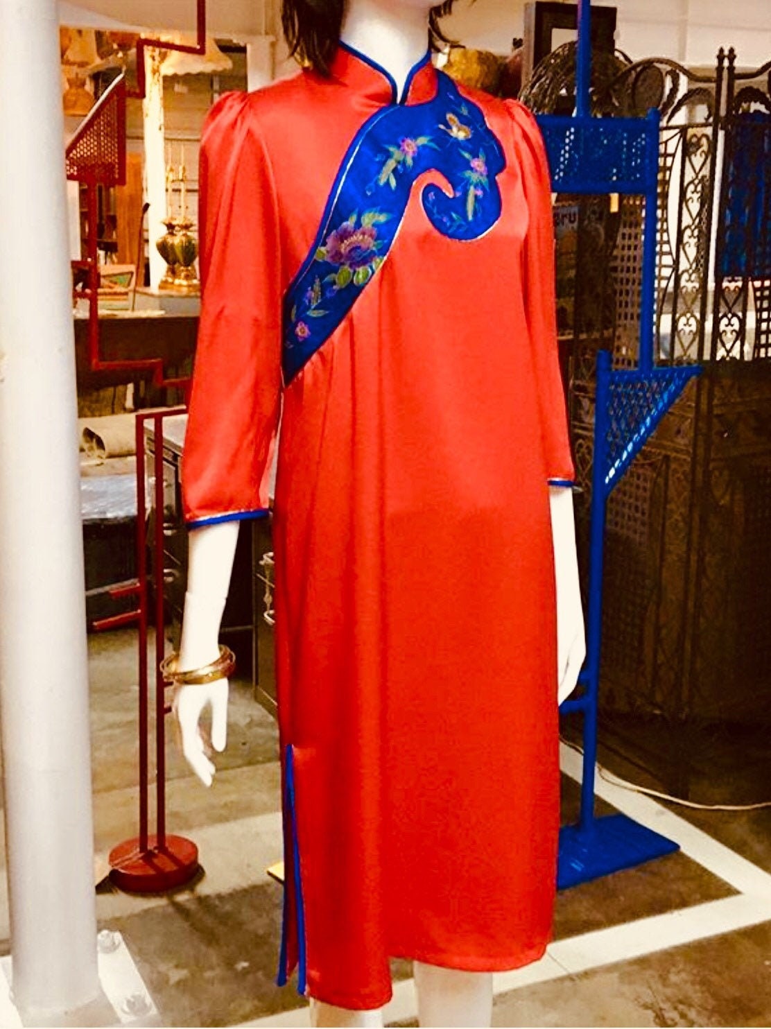 60s Mod Red Satin Hand Painted Mandarin Collar Double Side Slits Puffy Sleeves Application Asian Tunic Dress