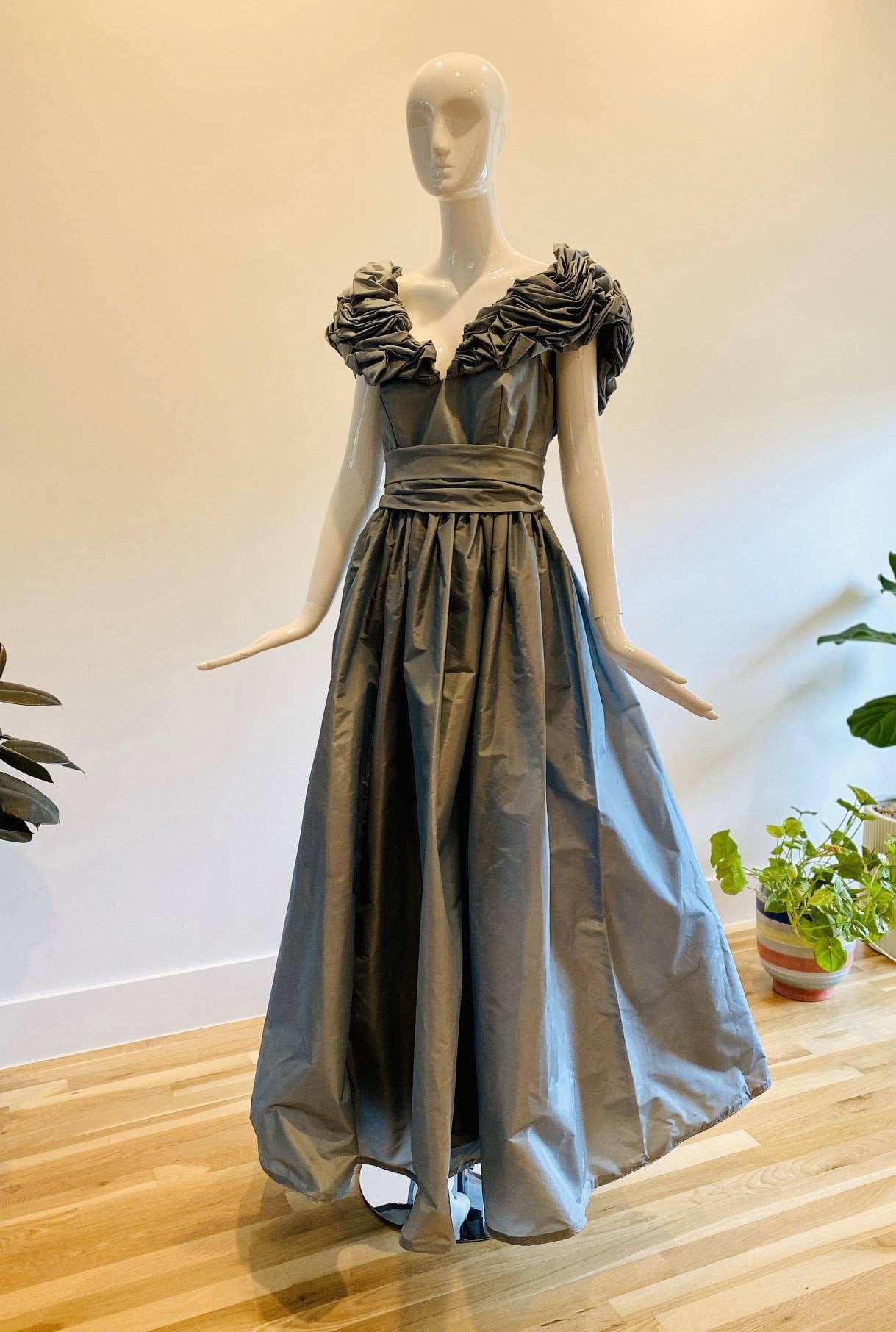 80s Victor COSTA Pale Blue Taffeta Ballgown / Vintage Princess Dress / Vintage Party Dress / Wedding / Quincenera