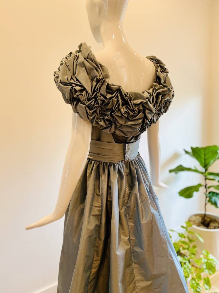 80s Victor COSTA Pale Blue Taffeta Ballgown / Vintage Princess Dress / Vintage Party Dress / Wedding / Quincenera