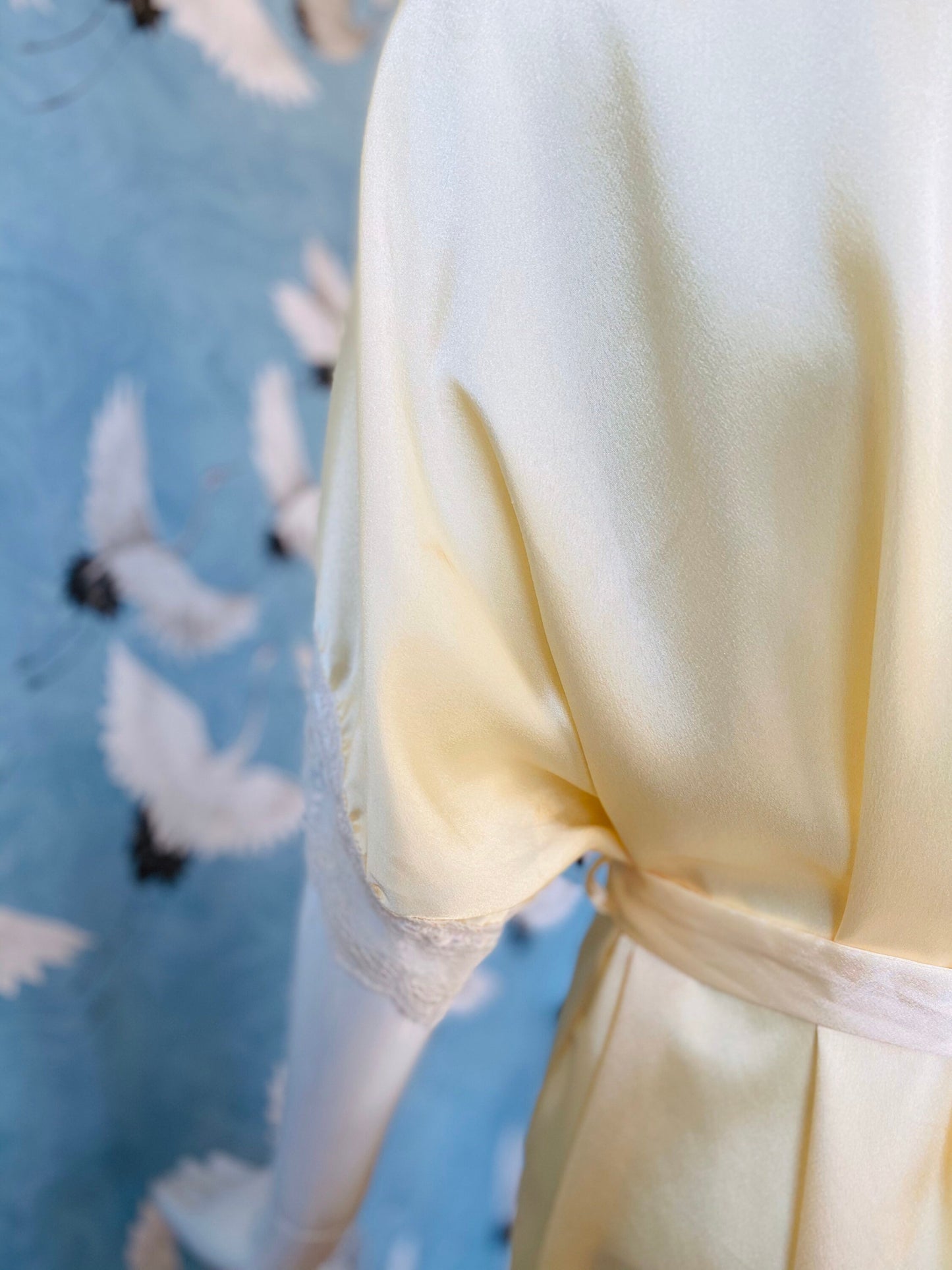 Lily of France Sleepwear Satin Short Sexy Robe / Vintage Short Lace Trim Wedding Robe / Satin Cream Short Robe