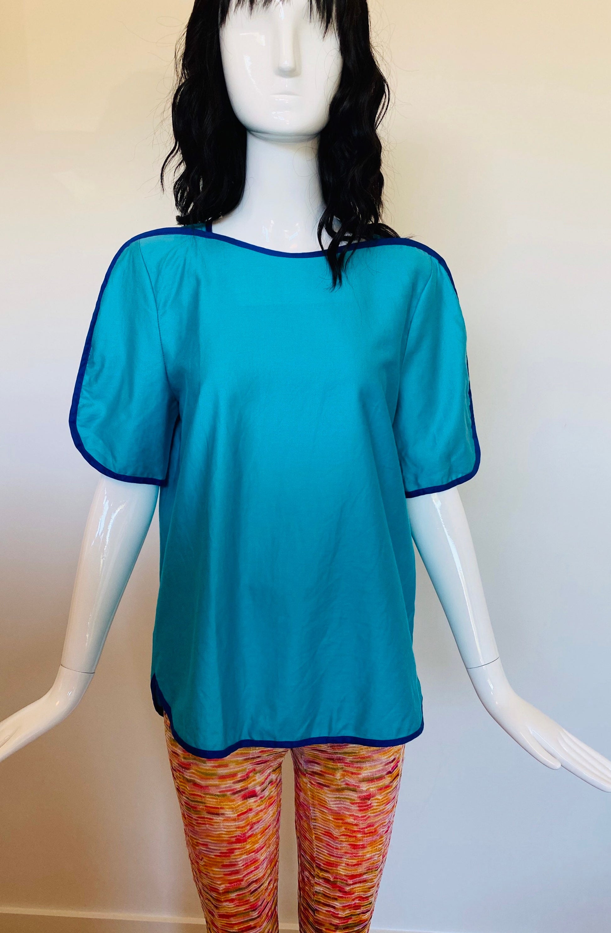 80s Jeanne Marc Rare Cotton Bright Blue Rounded Hem Pipping Dramatic Sleeves Back Button Tunic Top