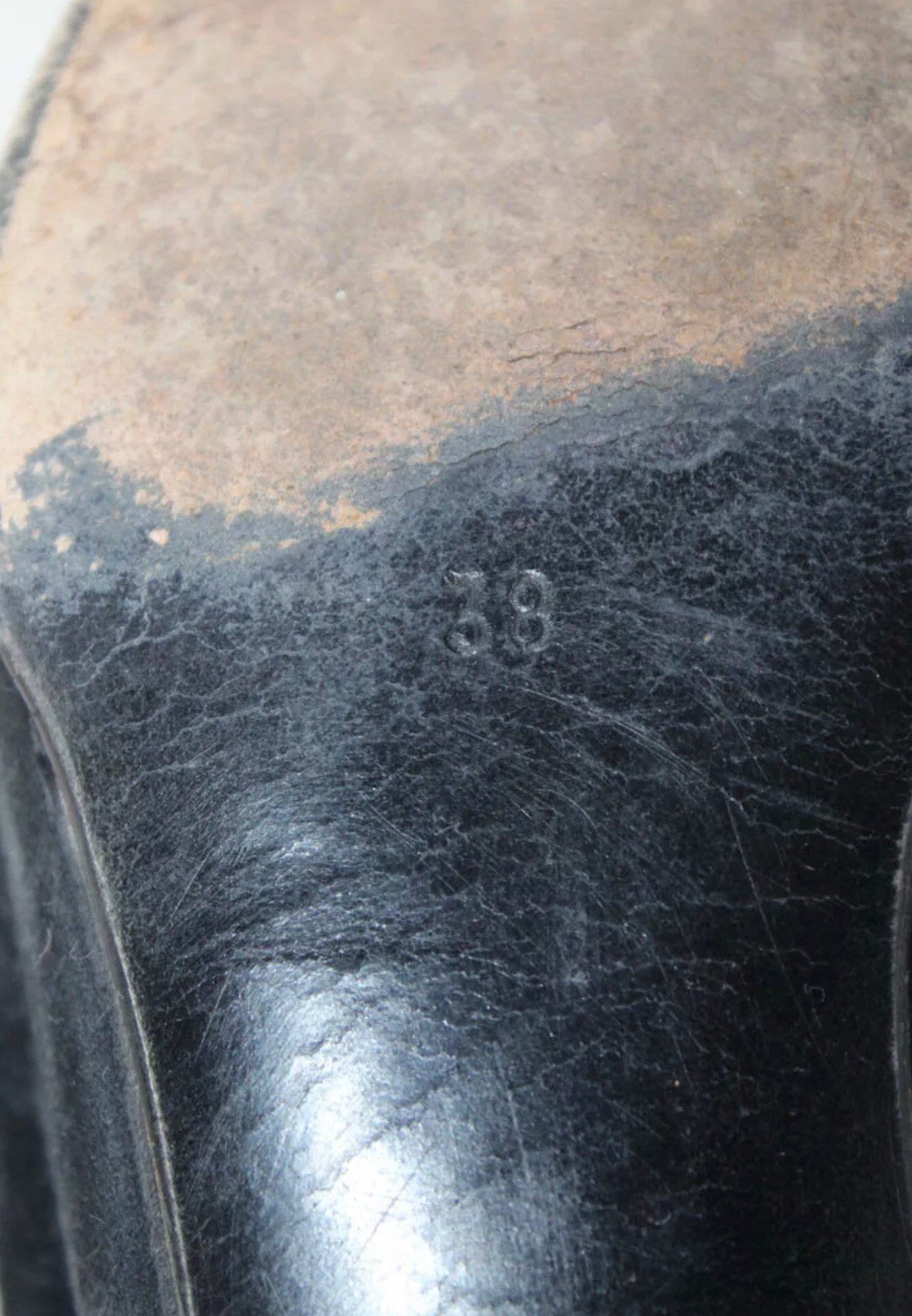 Andrea PFISTER Vintage Made in Italy Tall Black And Gold Lizard Python Snake Skin 1" Stacked Heel Boots Size 38 7.5