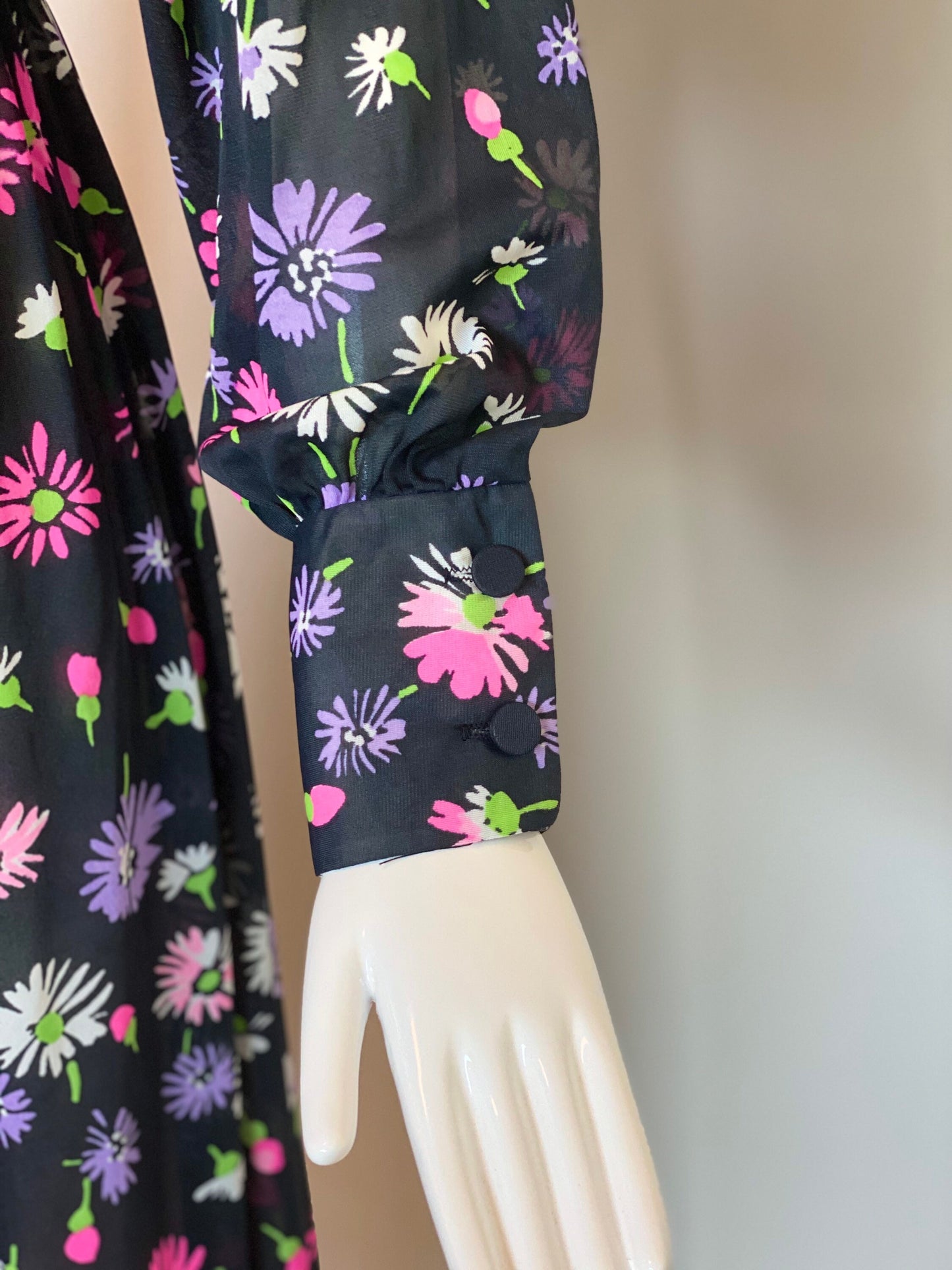 70s ILGWU Union Made Psychedelic Floral Print Butterfly Collar Puffy Sleeves Nylon House Jacket CoverUp Hostess Dressing Duster button up