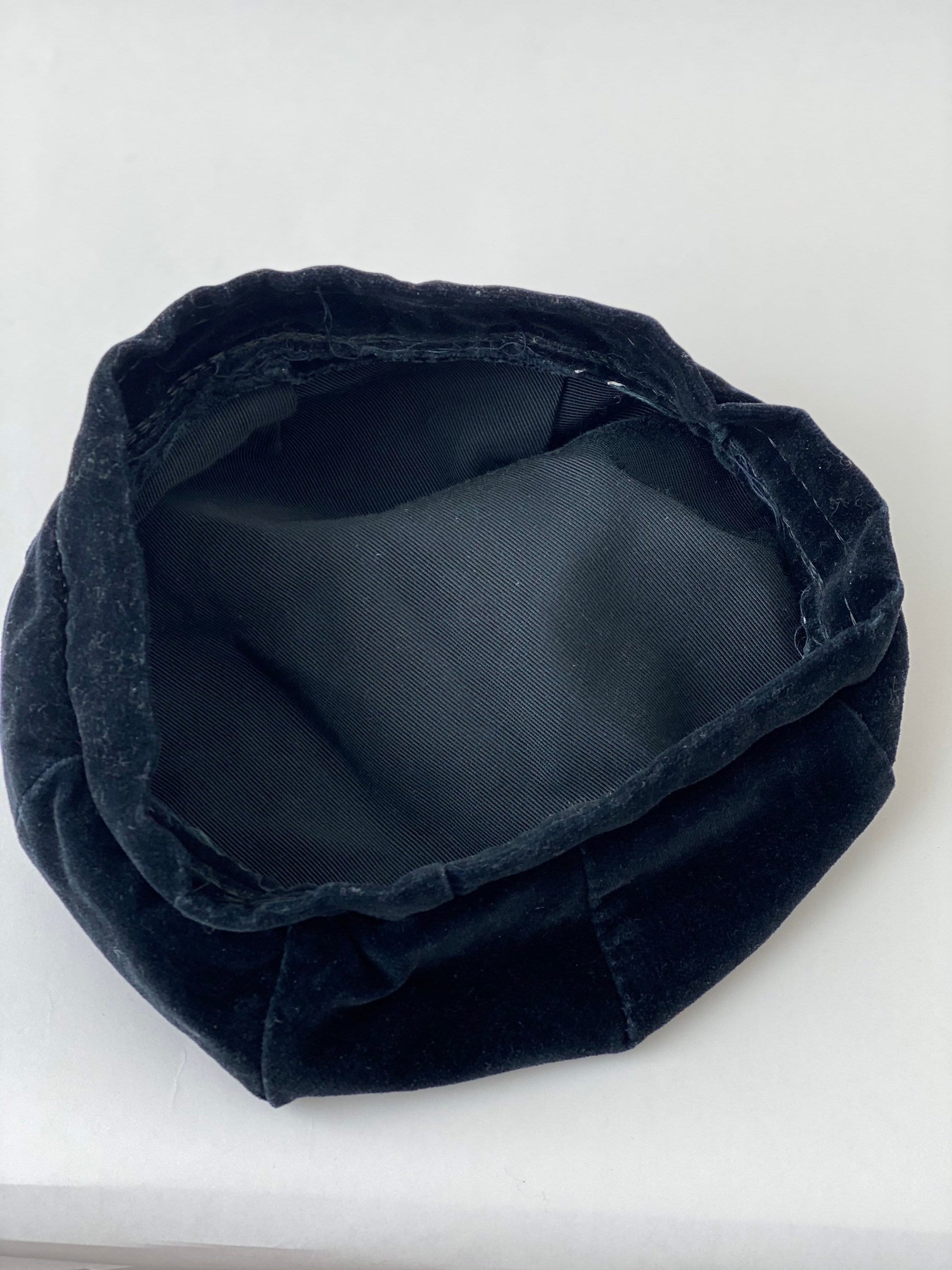 60s Kids Groovy Black Velvet Slouchy Beret With White Fur Pom Pom Top Hat 21" round