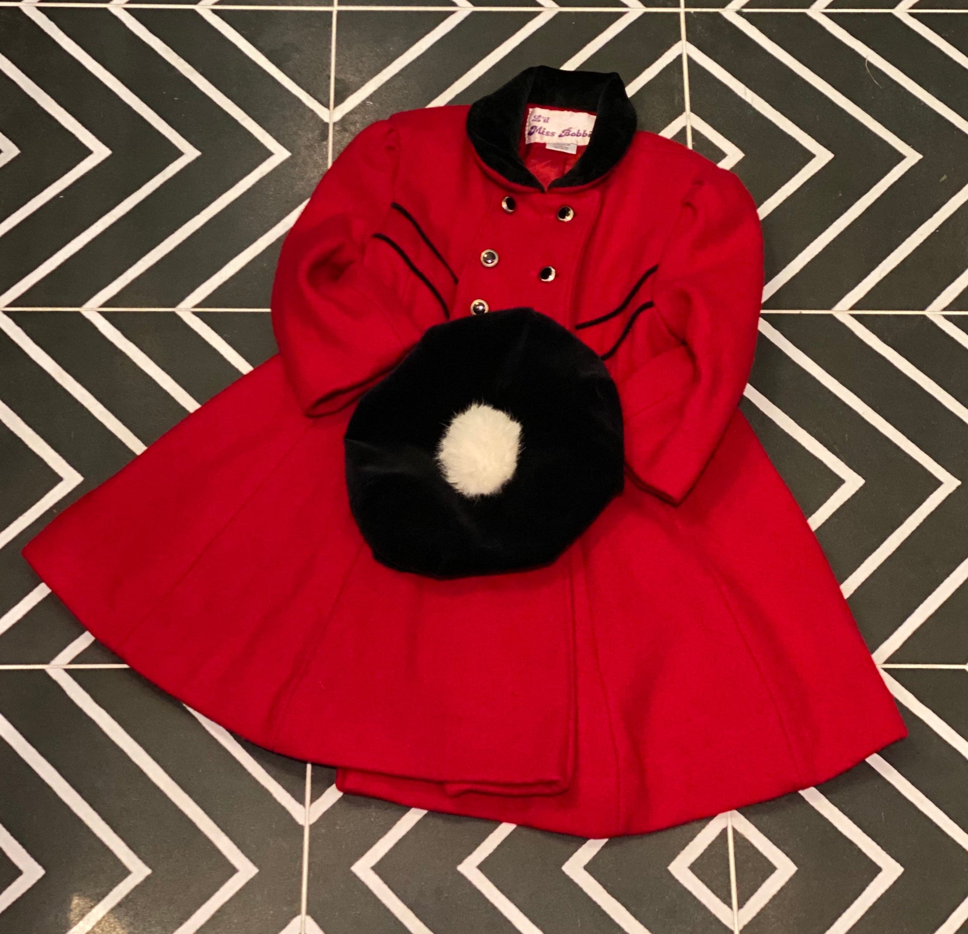 60s Kids Groovy Black Velvet Slouchy Beret With White Fur Pom Pom Top Hat 21" round