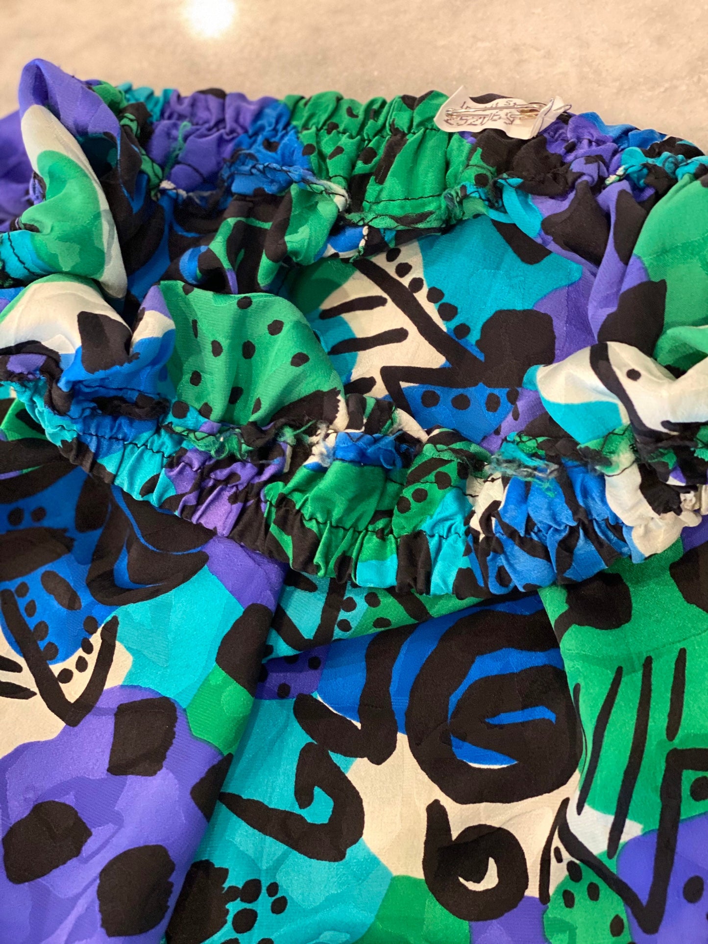 80s Adrianna Papell Silk Gauchos Cropped Short Sleeve Set / Graphic Blue Green Black and White Ensemble/ Wide leg High Waist Cropped Top