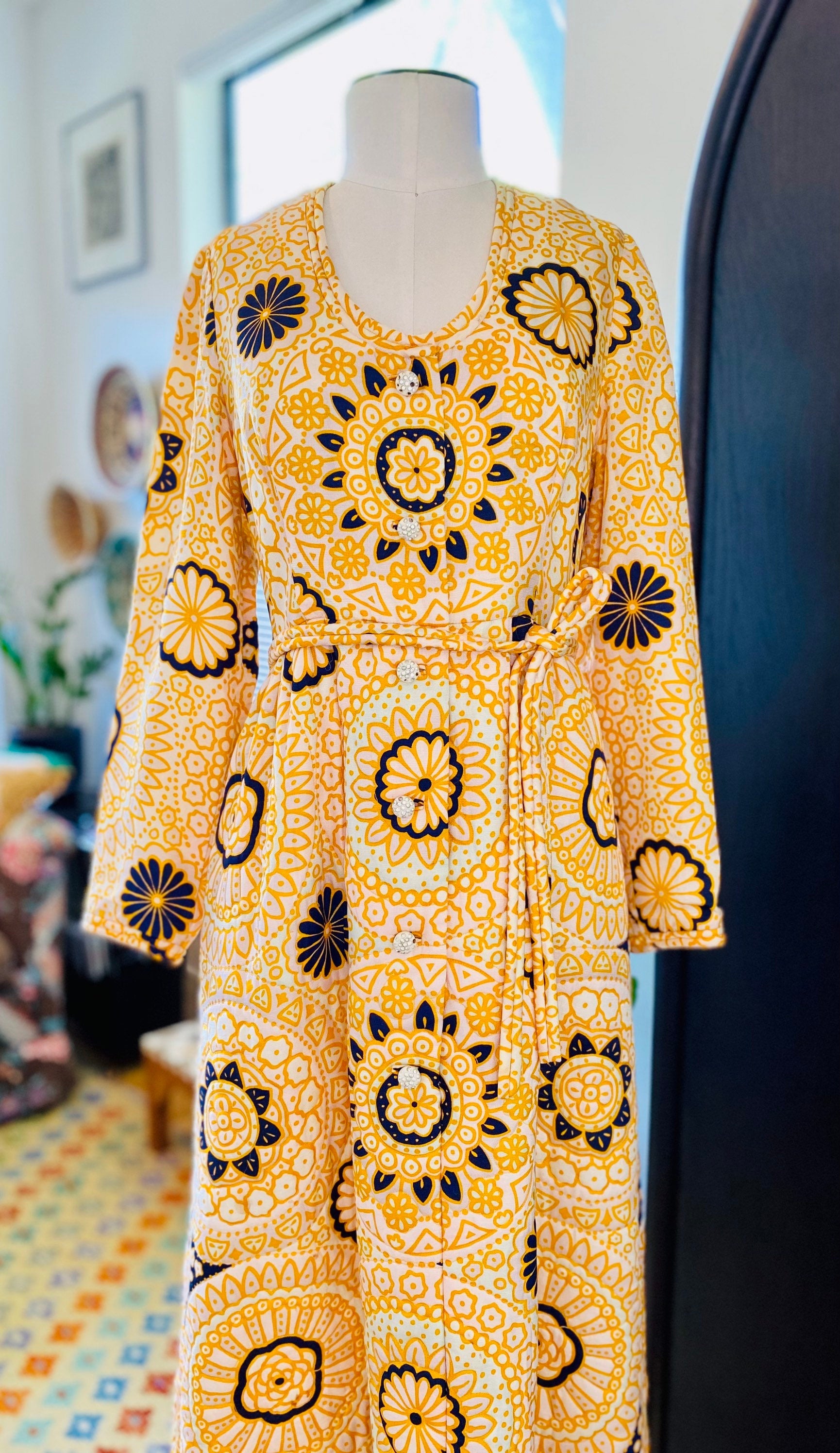 60s Dynasty Hong Kong Retro Printed Long Sleeves Quilted Maxi Hostess Dress