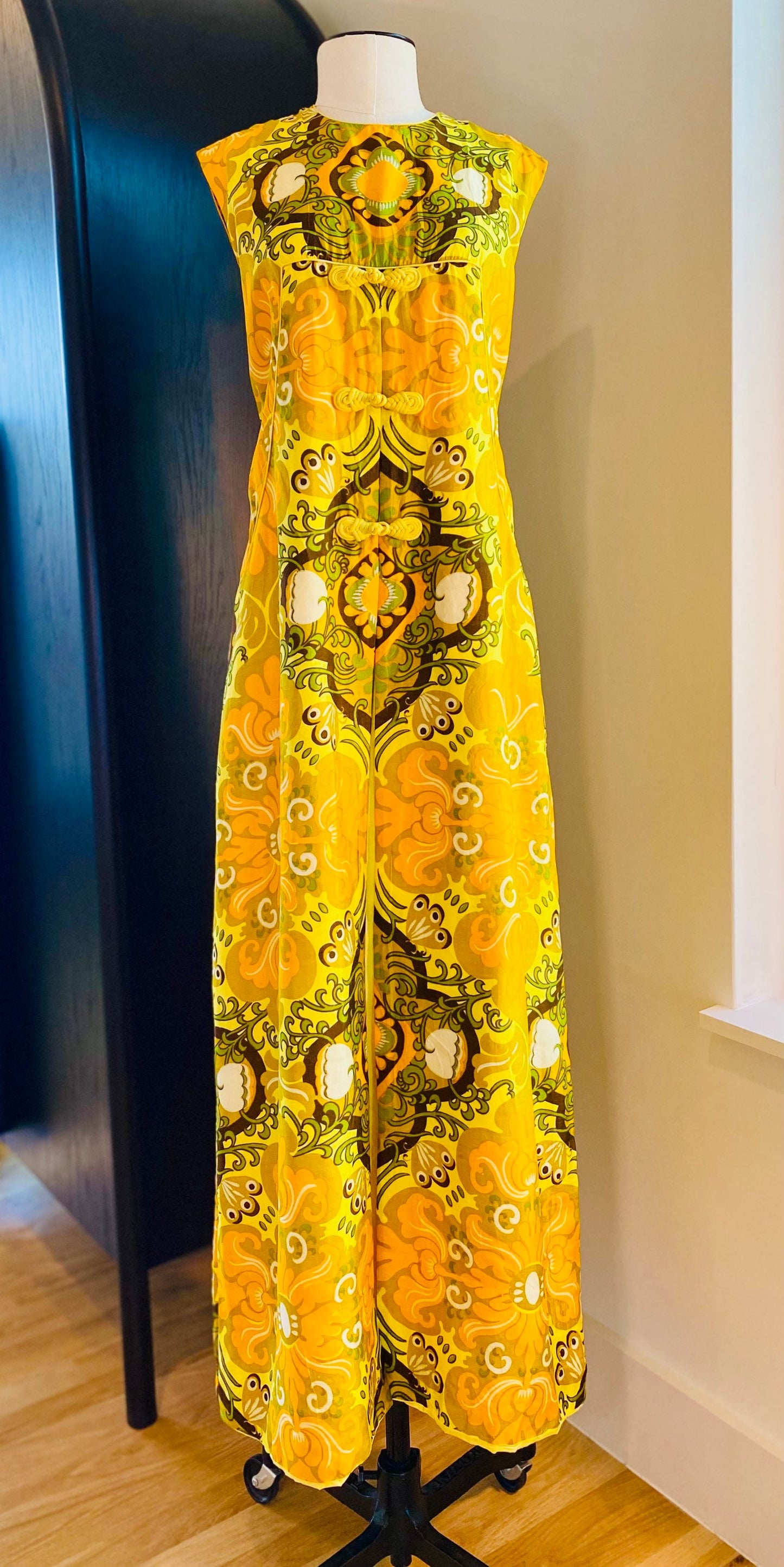 60s Psychedelic Chartreuse Thai Silk Hostess Dress Caftan Mandarin Collar