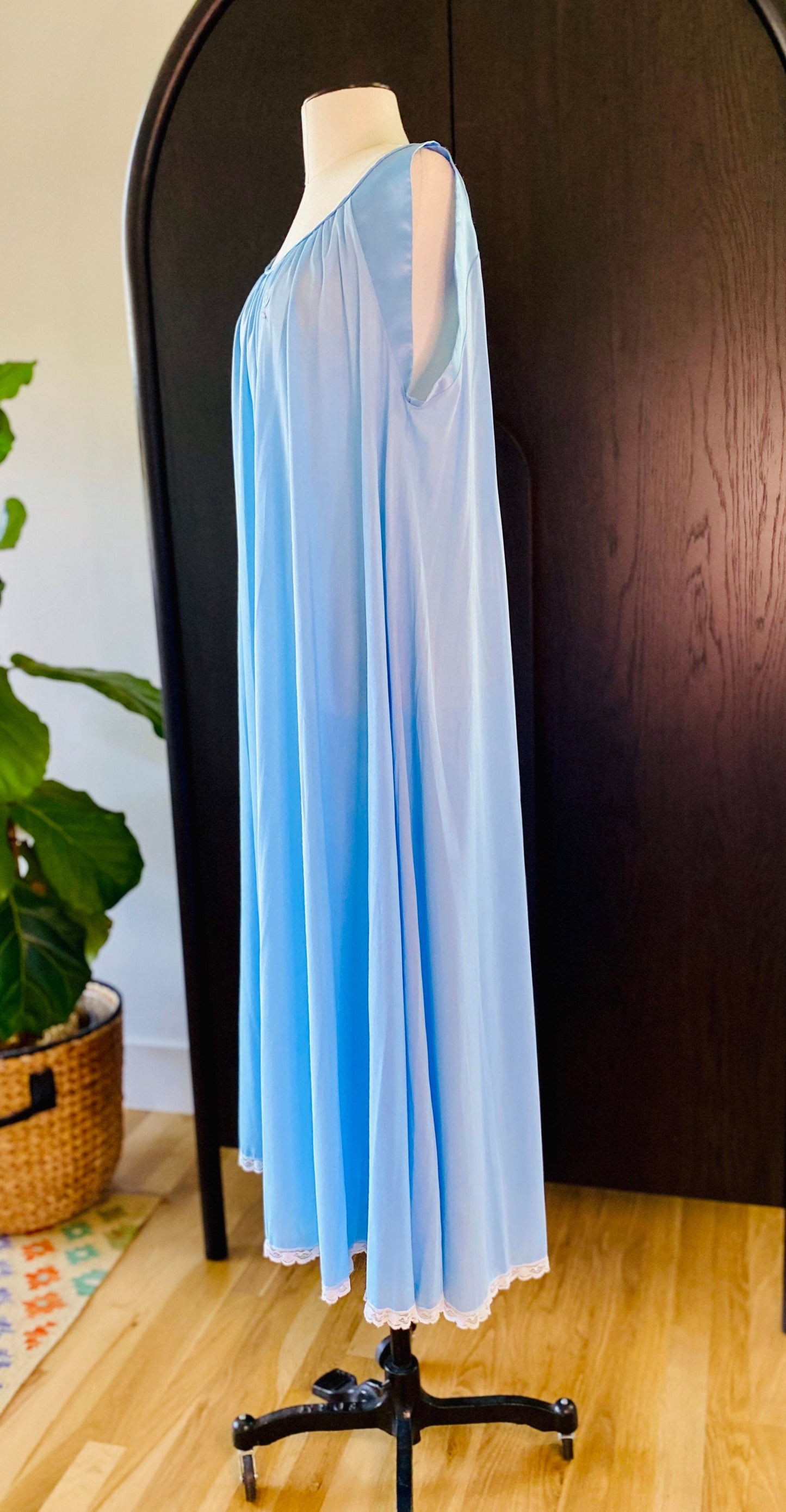 60s Mod Lucie Ann Beverly Hills Blue Nylon Full Sweep Muumuu Negligée