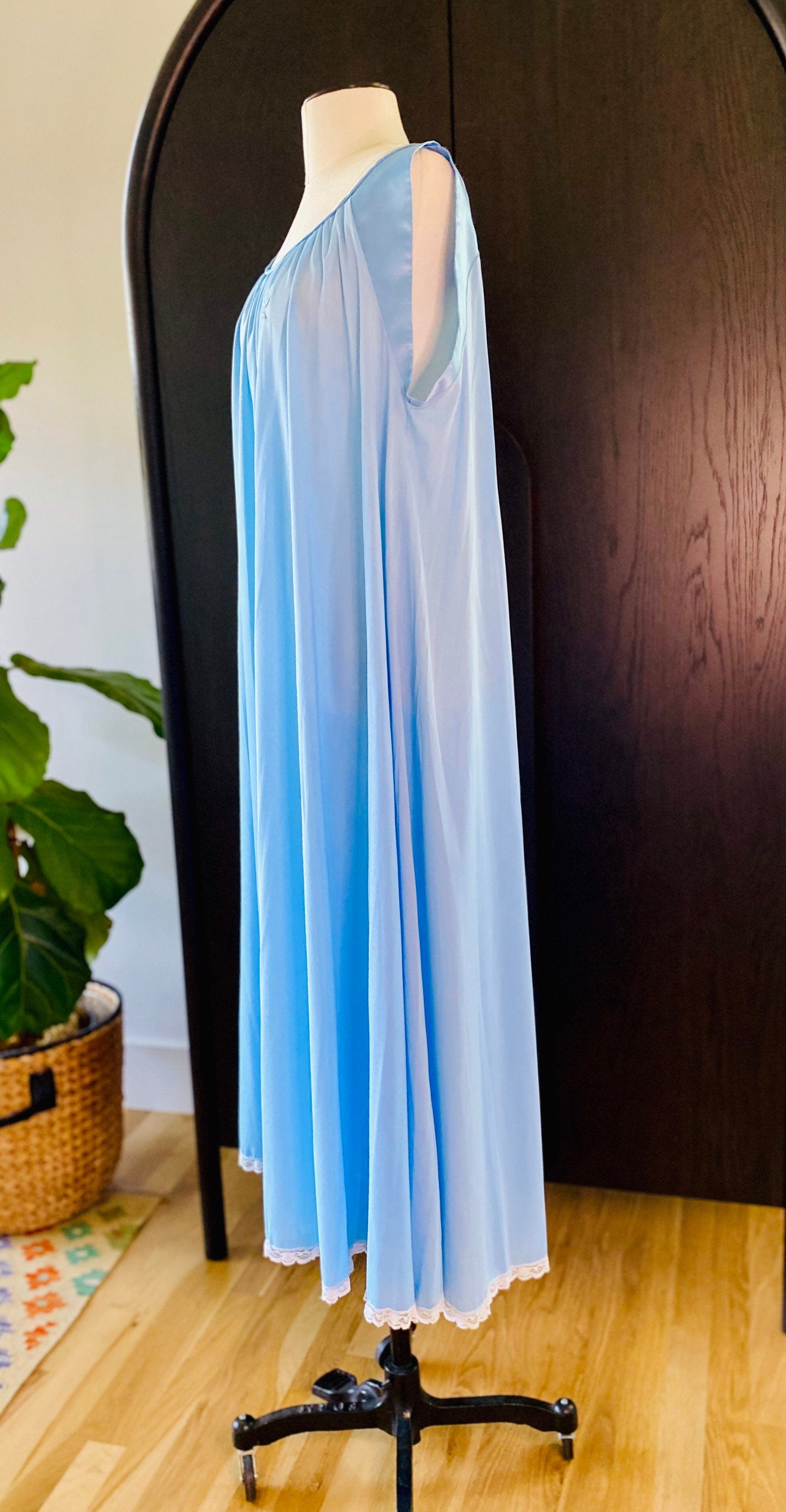 60s Mod Lucie Ann Beverly Hills Blue Nylon Full Sweep Muumuu Negligée