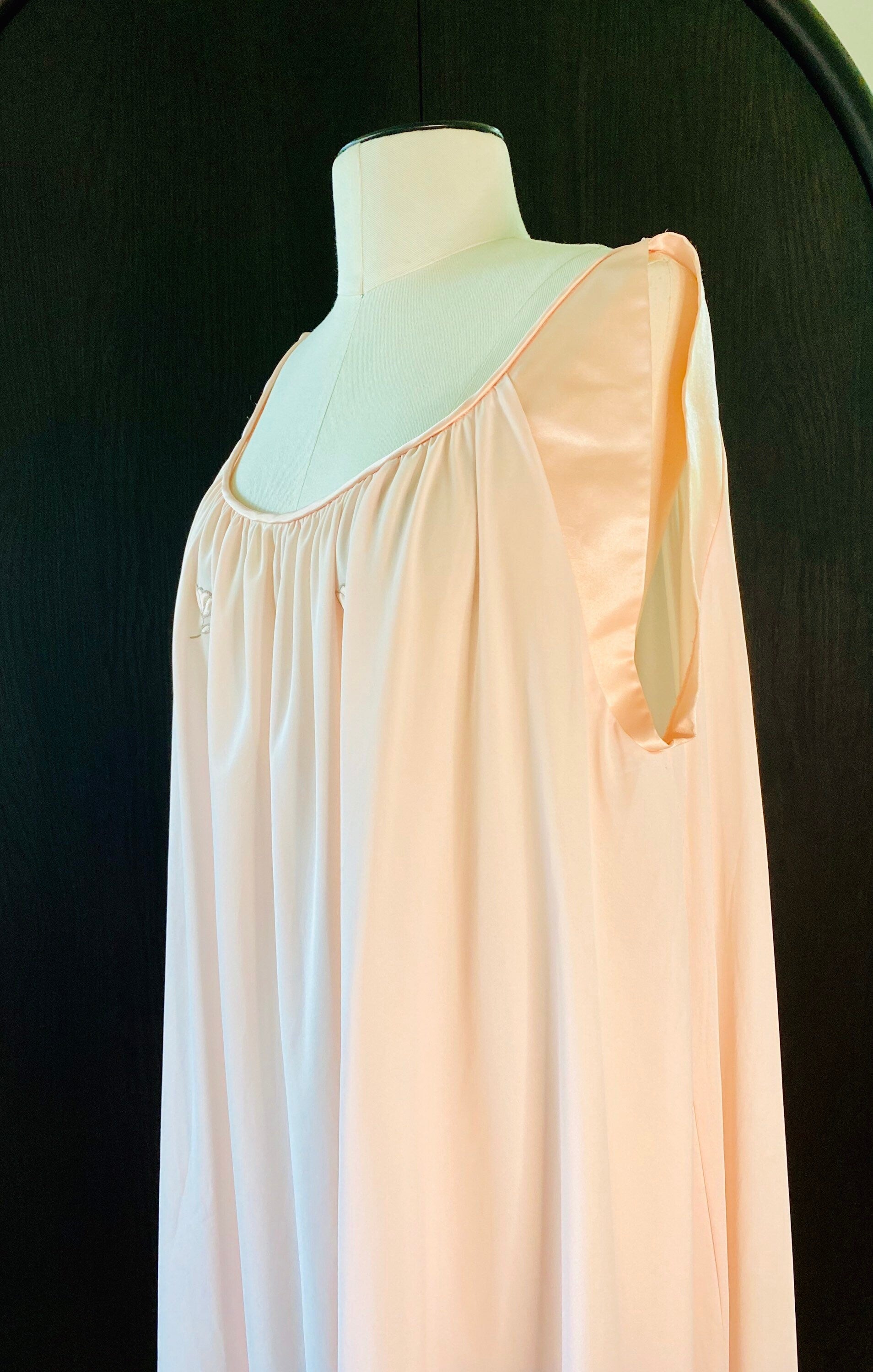 60s Lucie Ann Mod Pink Nylon Big Sweep Muumuu Negligee