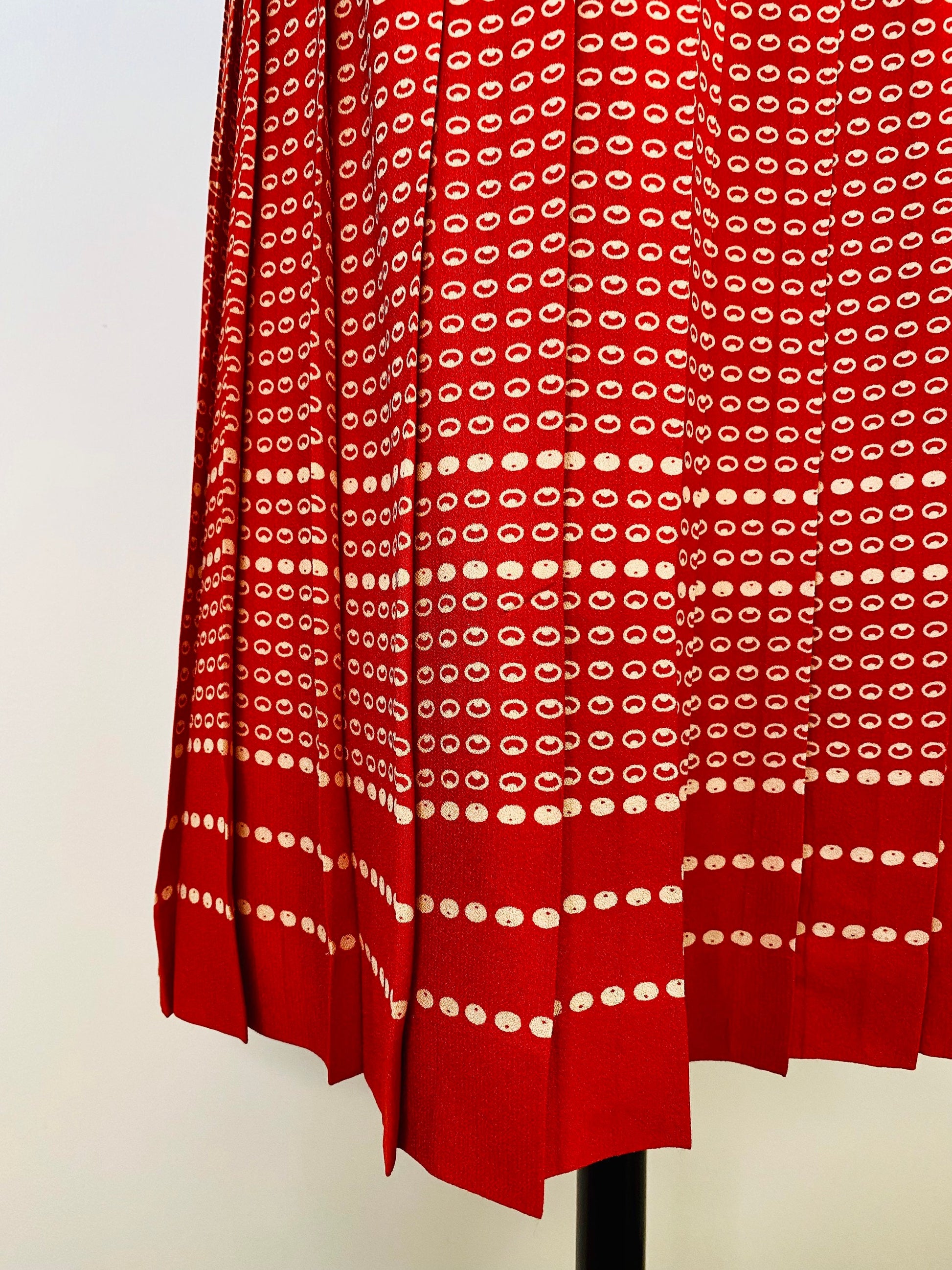 Vintage Red Printed French Preppy Pleated Below The Knee Skirt Size 40 Billy Bonny