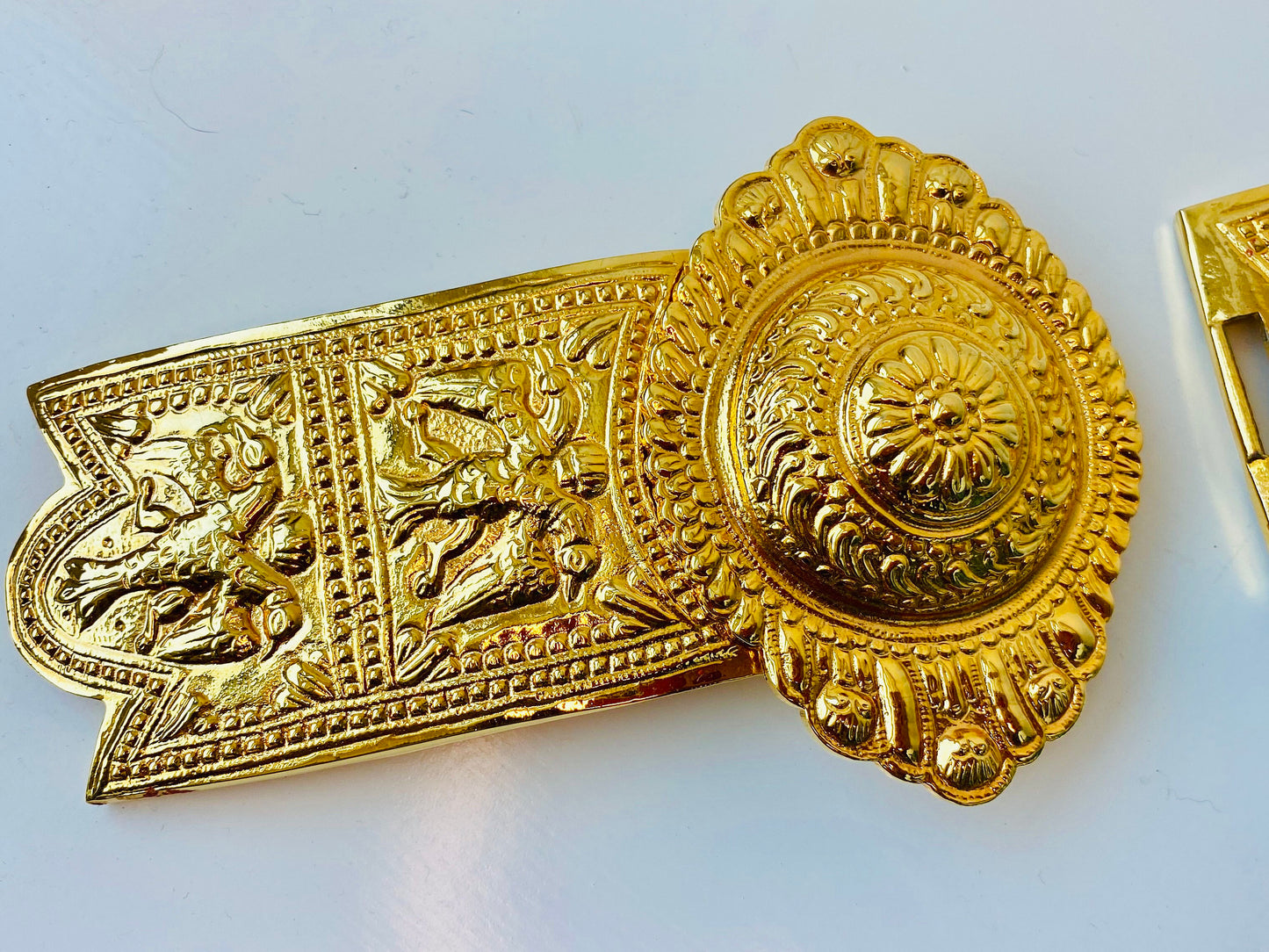 80s Designer Alexis Kirk Gold Plated Opulent Belt Buckle Statement Piece