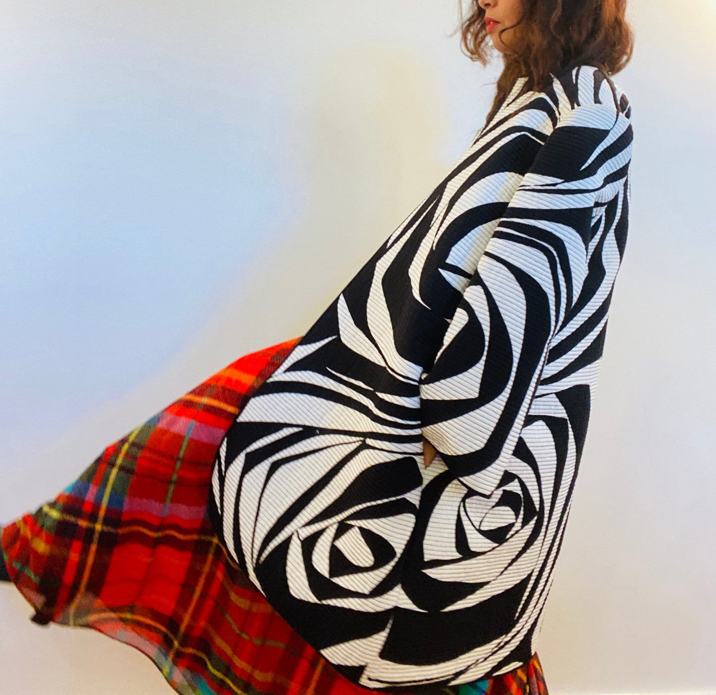 CHRISTIAN RUPERT Italian Couturier Quilted Black and White Printed Dramatic Sculptured Oversized Shoulder Pads Jacket Structured Coat