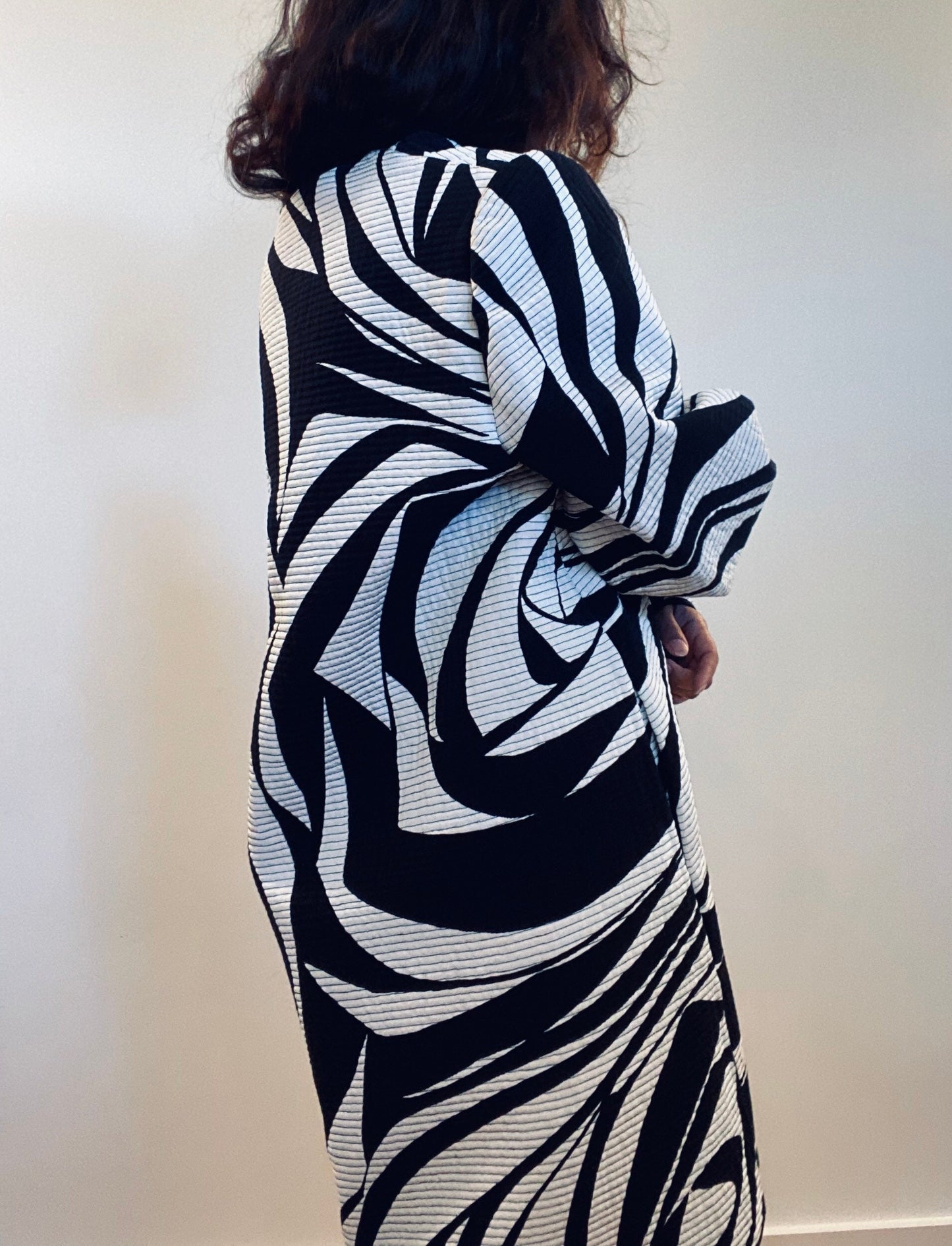 CHRISTIAN RUPERT Italian Couturier Quilted Black and White Printed Dramatic Sculptured Oversized Shoulder Pads Jacket Structured Coat