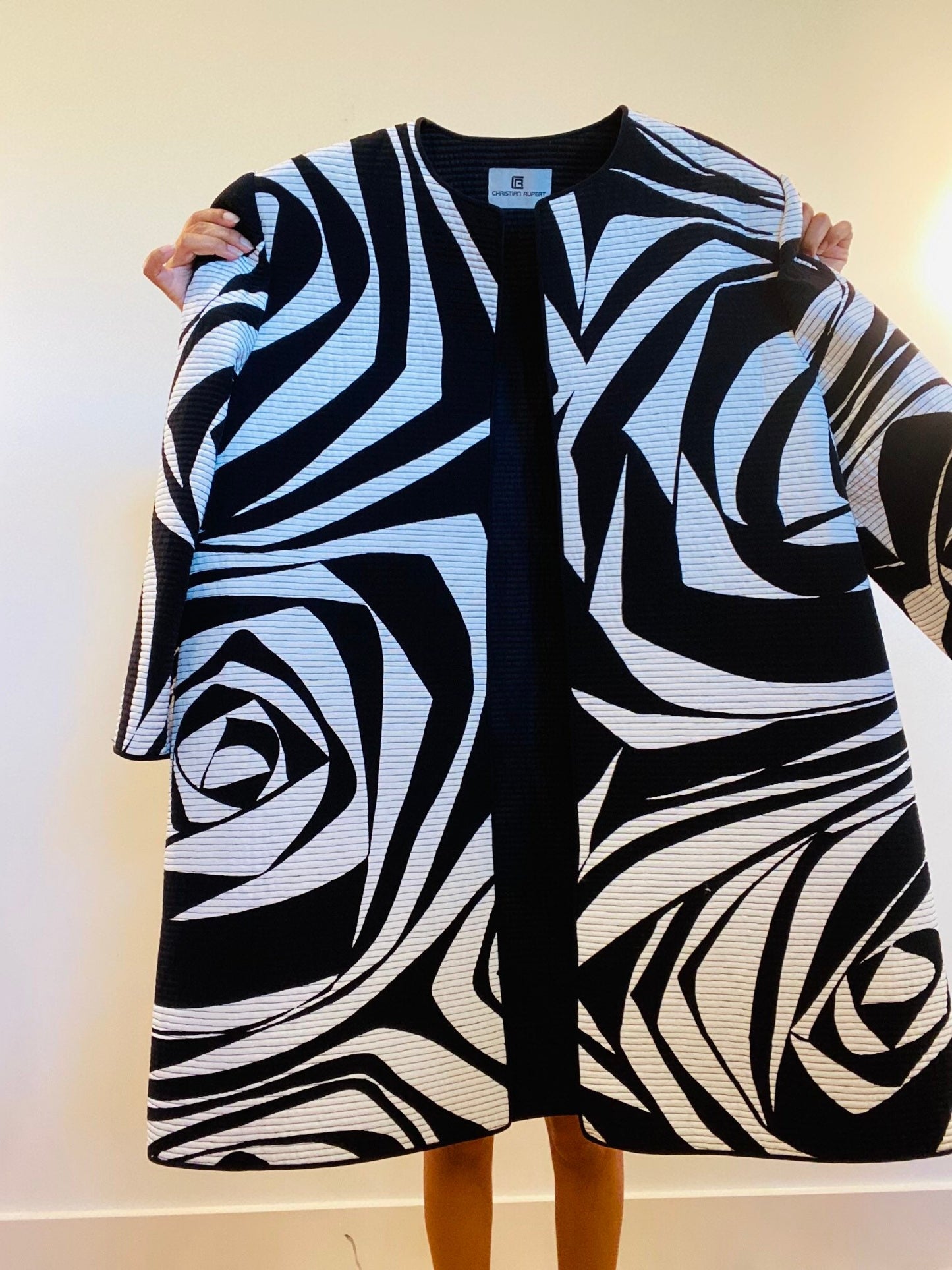 CHRISTIAN RUPERT Italian Couturier Quilted Black and White Printed Dramatic Sculptured Oversized Shoulder Pads Jacket Structured Coat