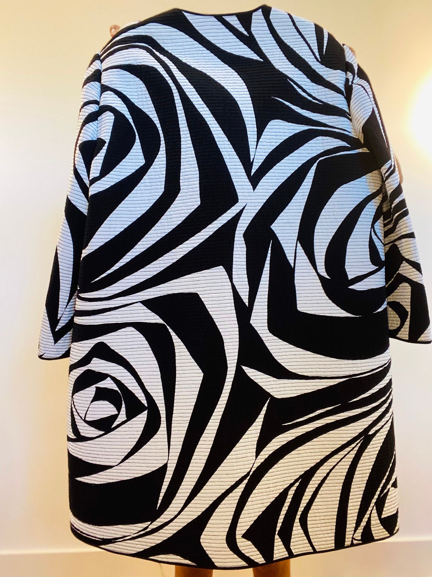 CHRISTIAN RUPERT Italian Couturier Quilted Black and White Printed Dramatic Sculptured Oversized Shoulder Pads Jacket Structured Coat