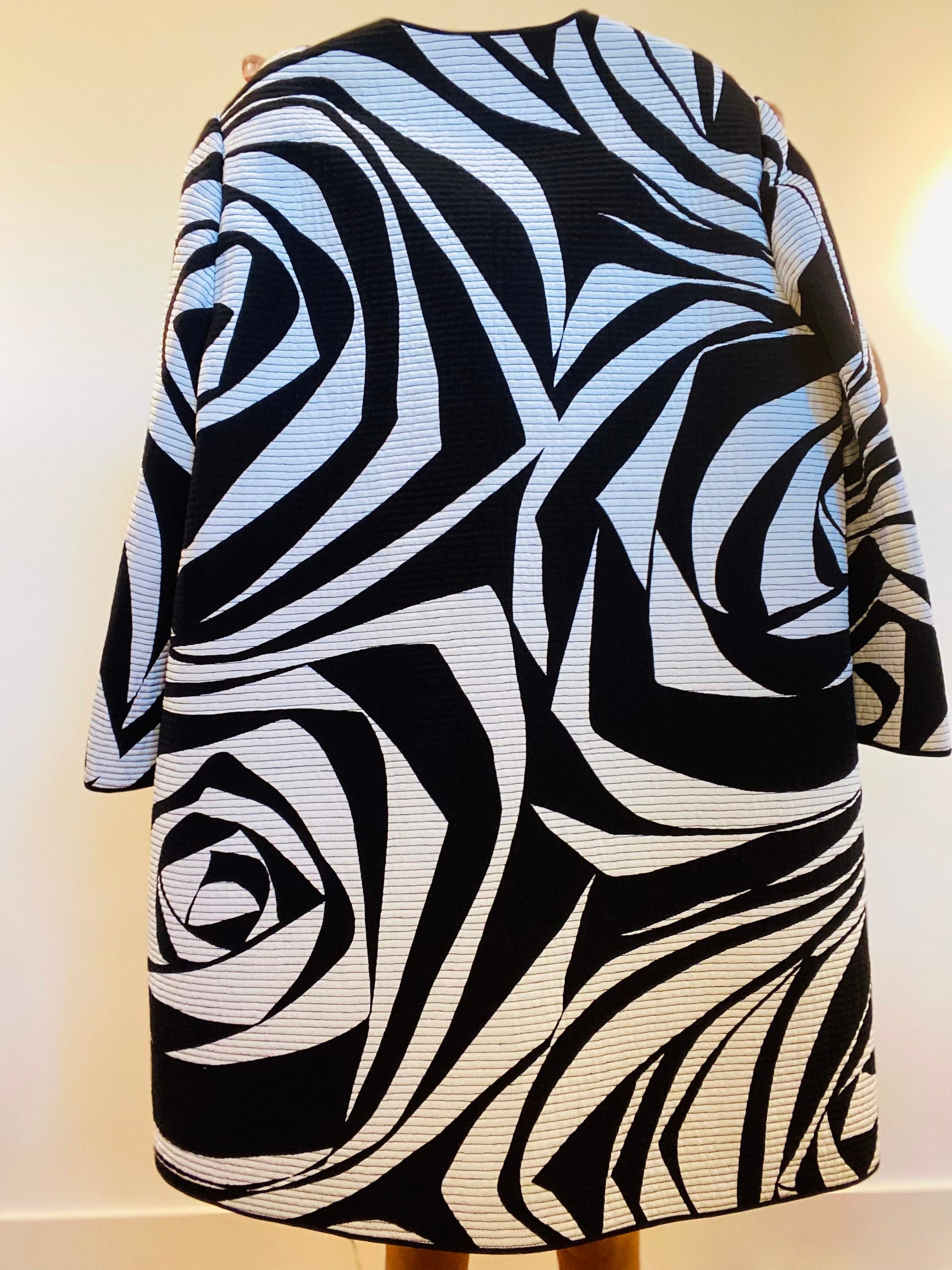 CHRISTIAN RUPERT Italian Couturier Quilted Black and White Printed Dramatic Sculptured Oversized Shoulder Pads Jacket Structured Coat