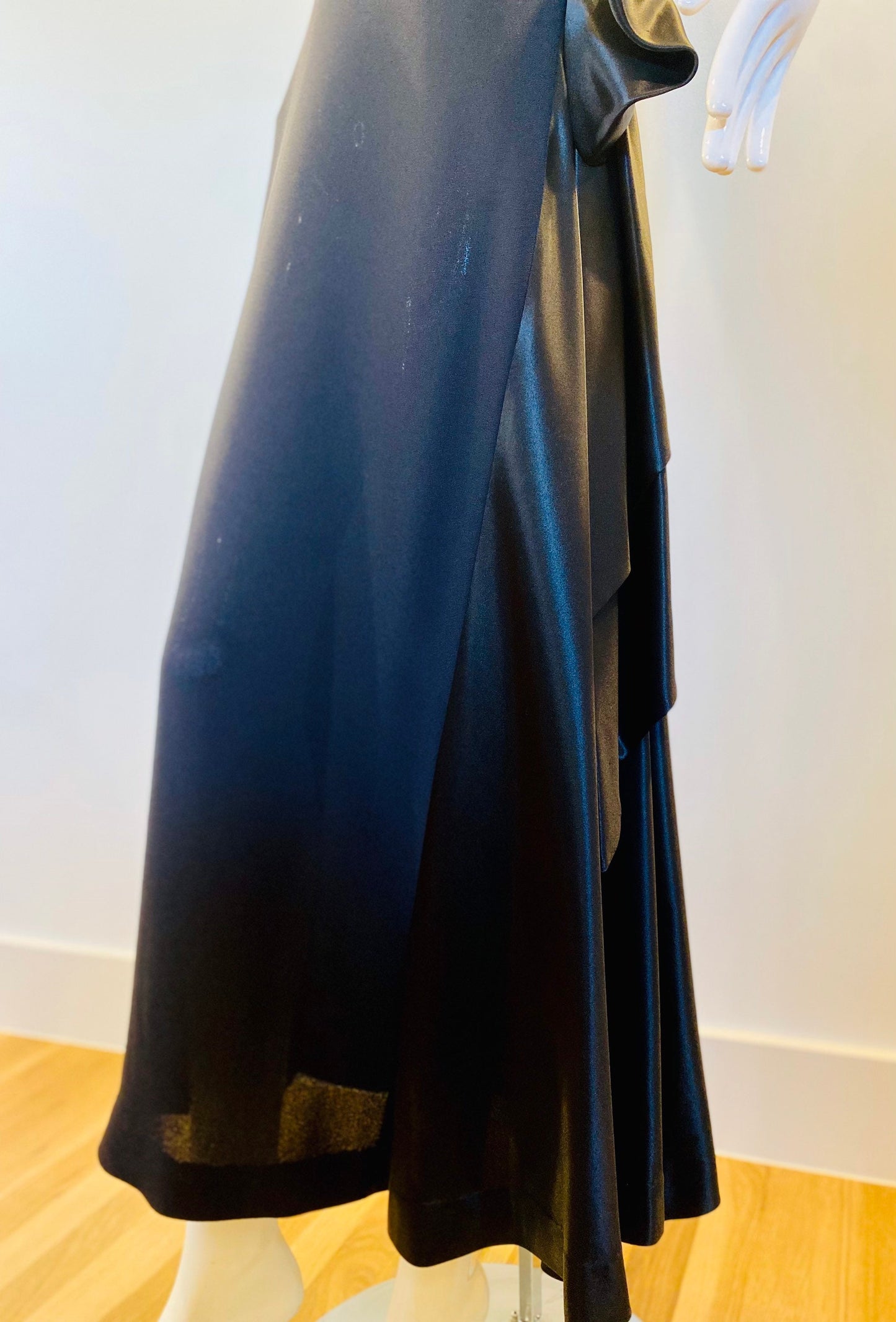 Late 70s Mollie Parnis Black One Shoulder Satin and Crepe Side Bow Big Sweep Gown Black Tie