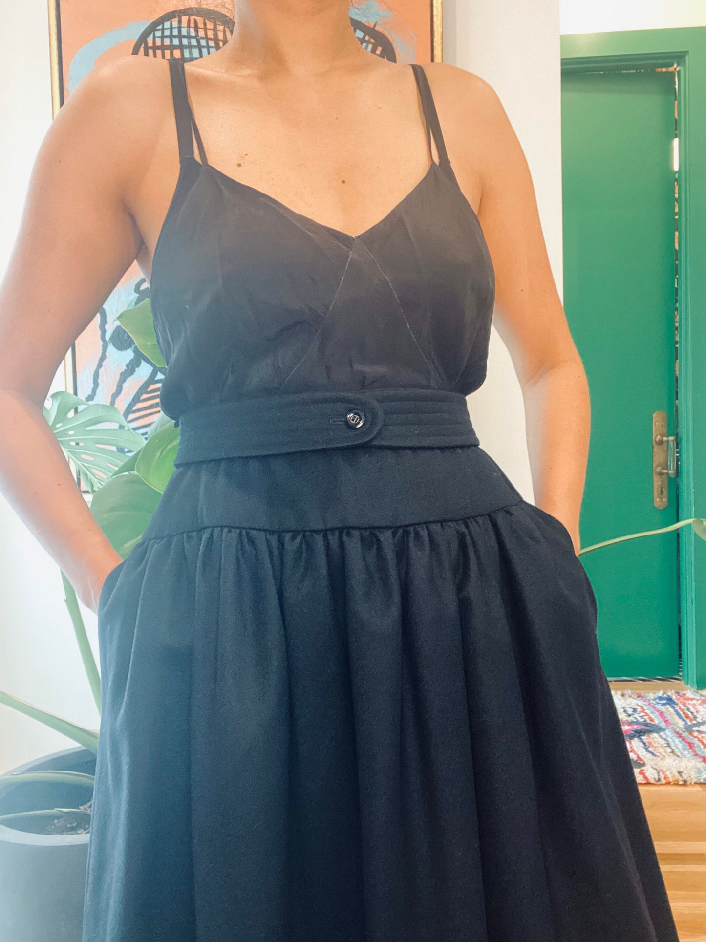 80s VALENTINO BOUTIQUE Black Wool Tiered Full Tea Length Skirt