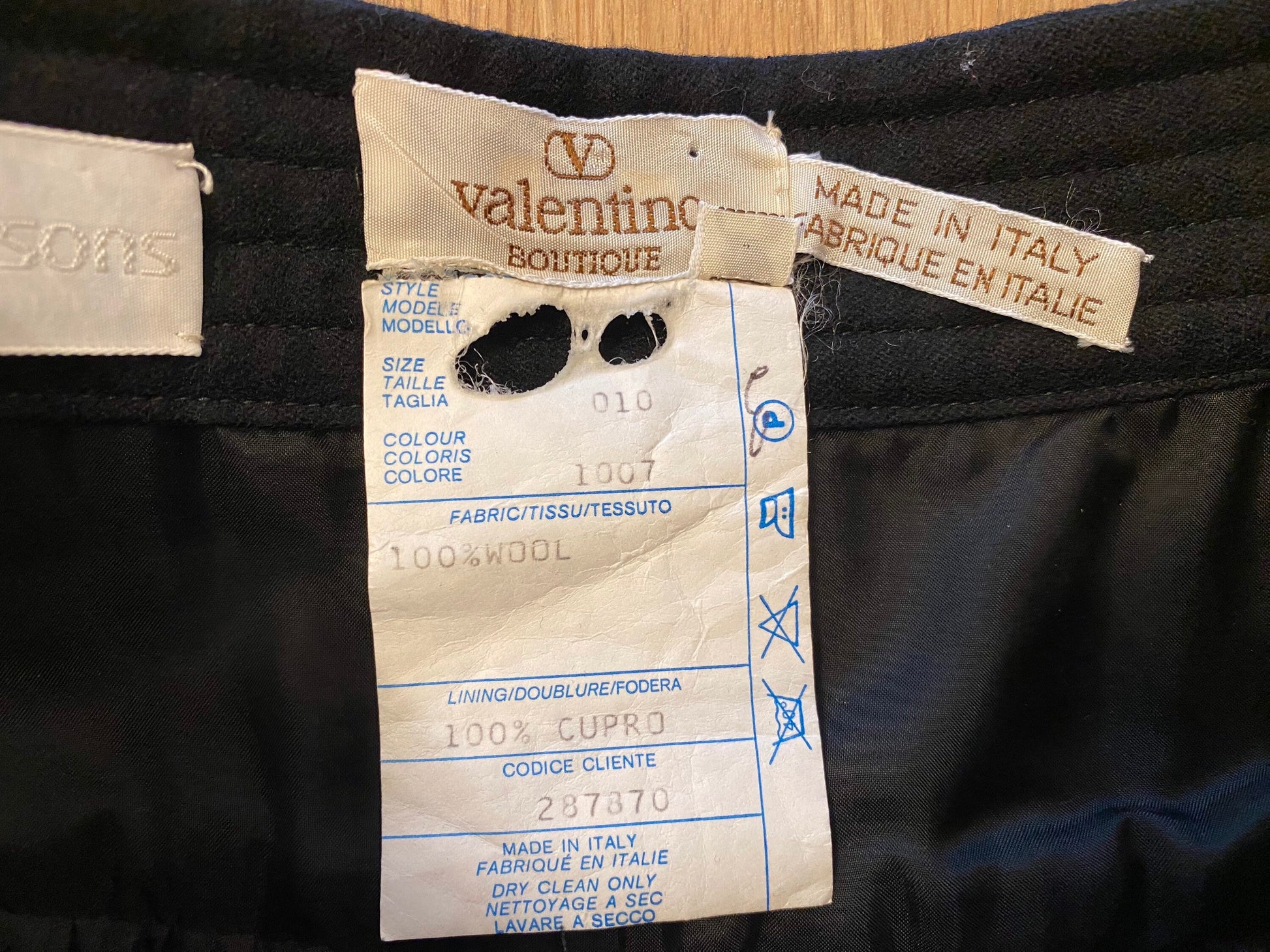 80s VALENTINO BOUTIQUE Black Wool Tiered Full Tea Length Skirt