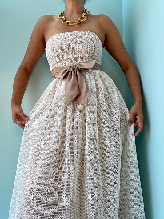 Mollie Parnis White Lace Strapless Maxi Dress